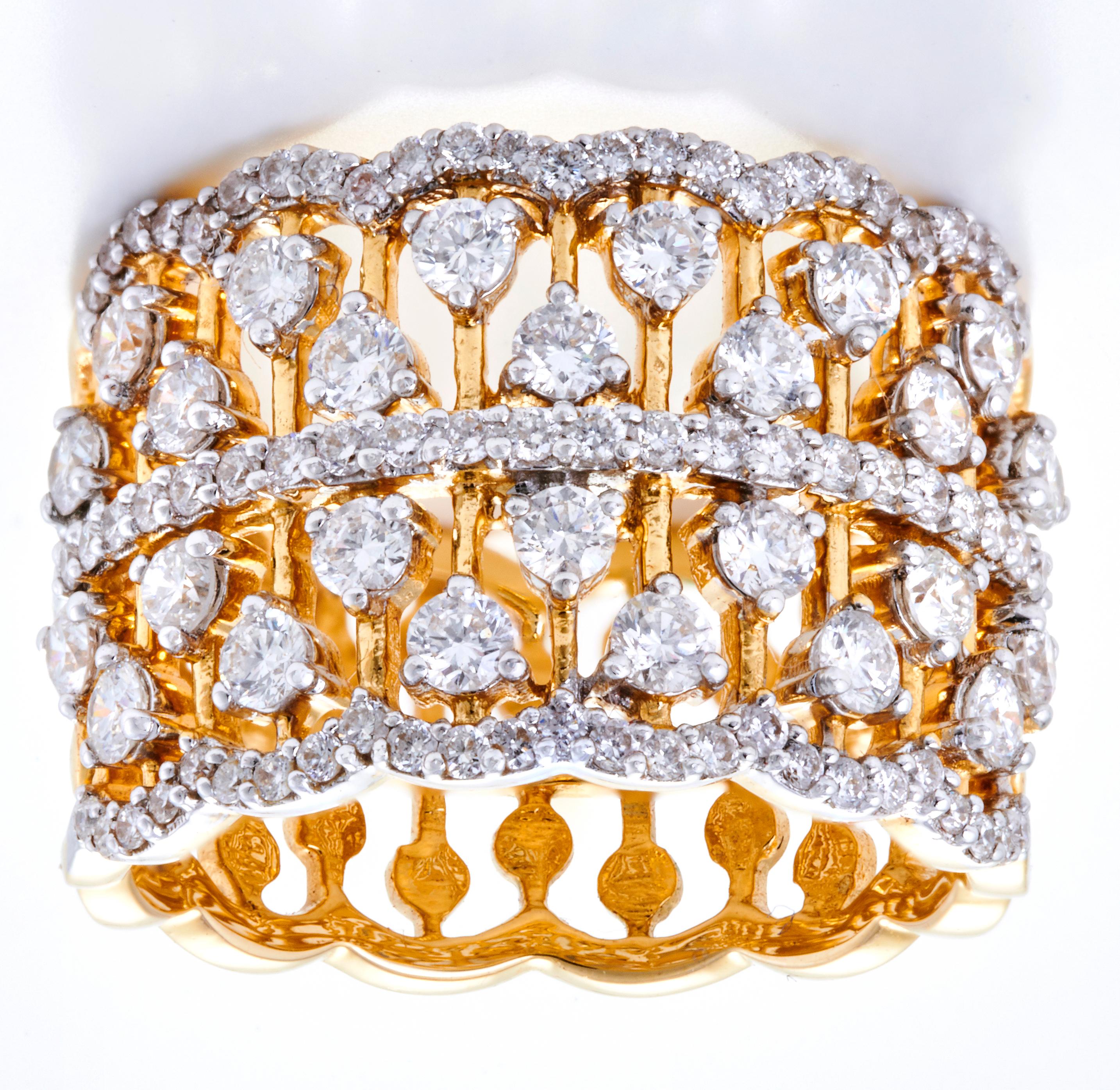 Diamond Cocktail Fashion Ring Set in 18 Karat Yellow Gold 'VS/G Diamonds' In New Condition For Sale In Mumbai, IN