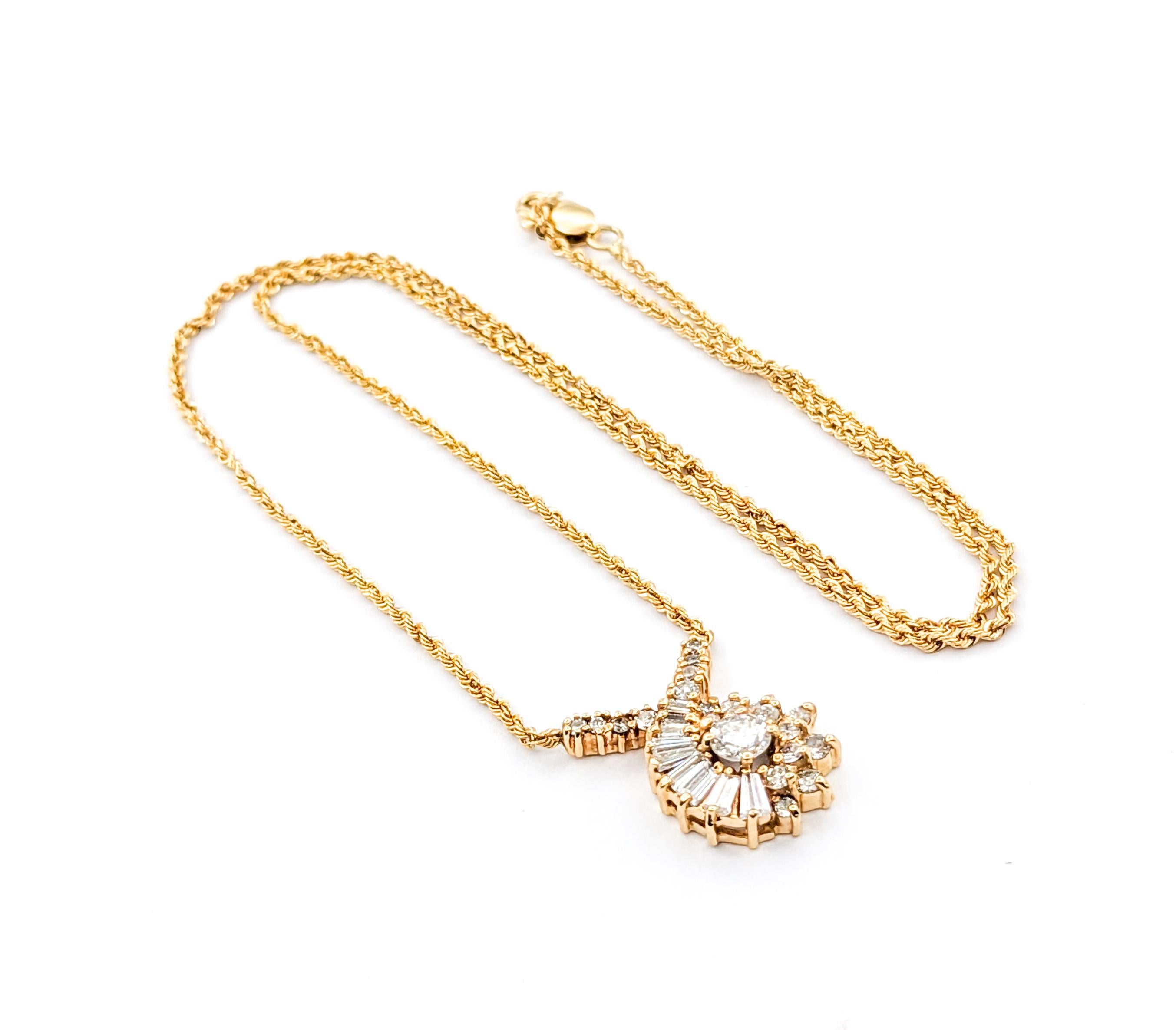 Contemporain Pendentif cocktail en or jaune avec diamants en vente