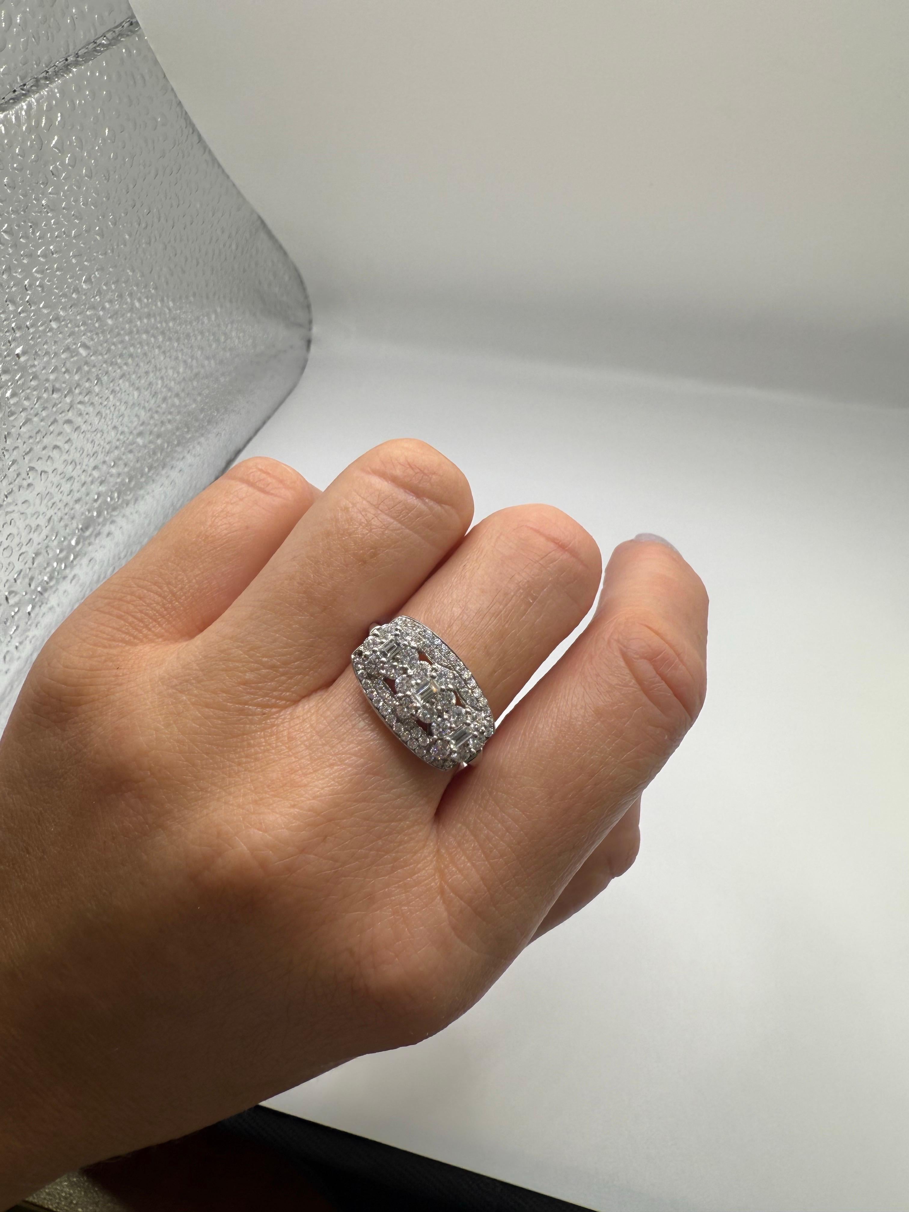 Anillo de cóctel de diamantes 18KT oro 1,40ct VS diamantes en venta 1