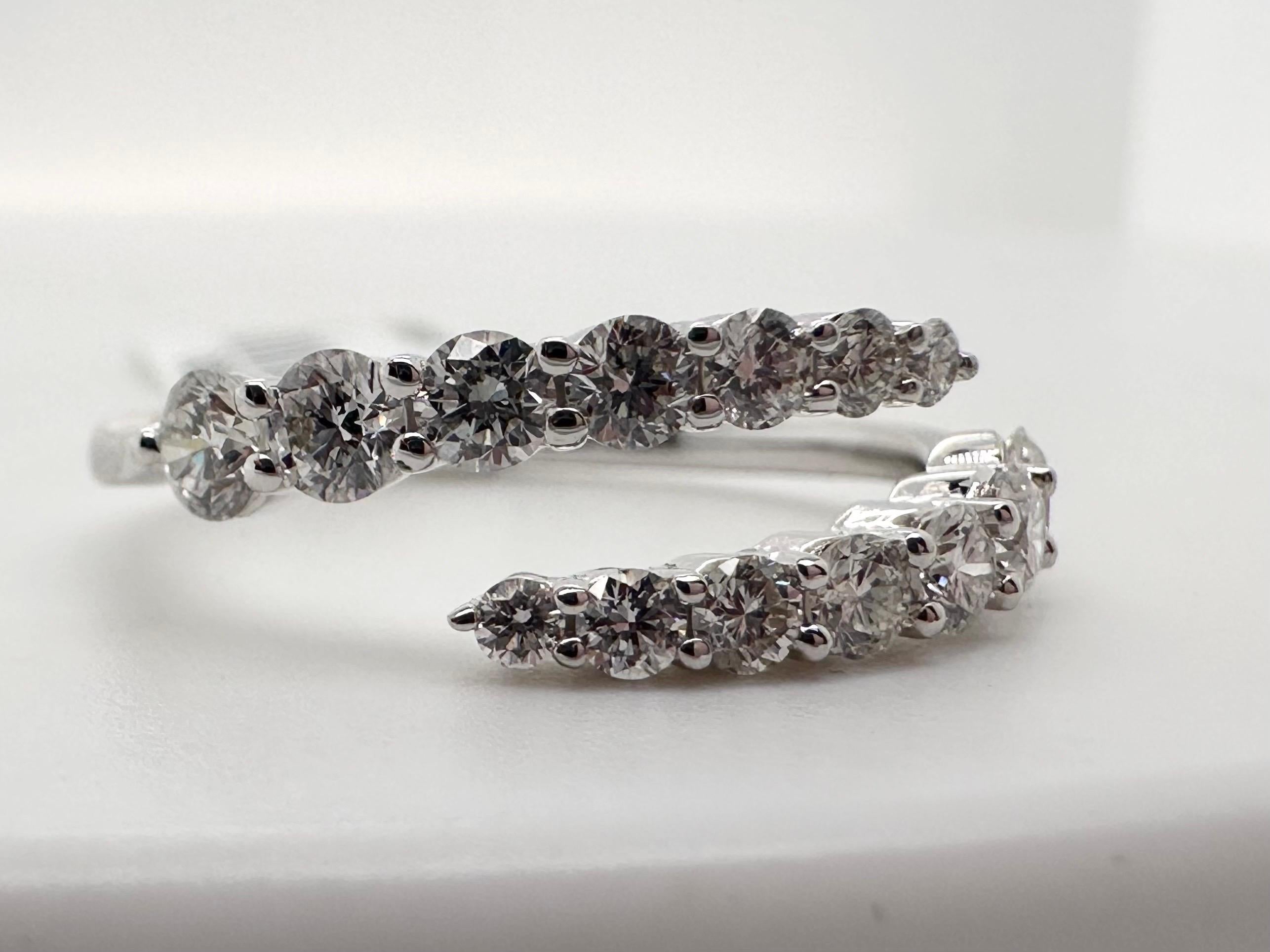 Women's or Men's Diamond cocktail ring Fine diamonds VVS DEF color 0.77ct 18KT For Sale