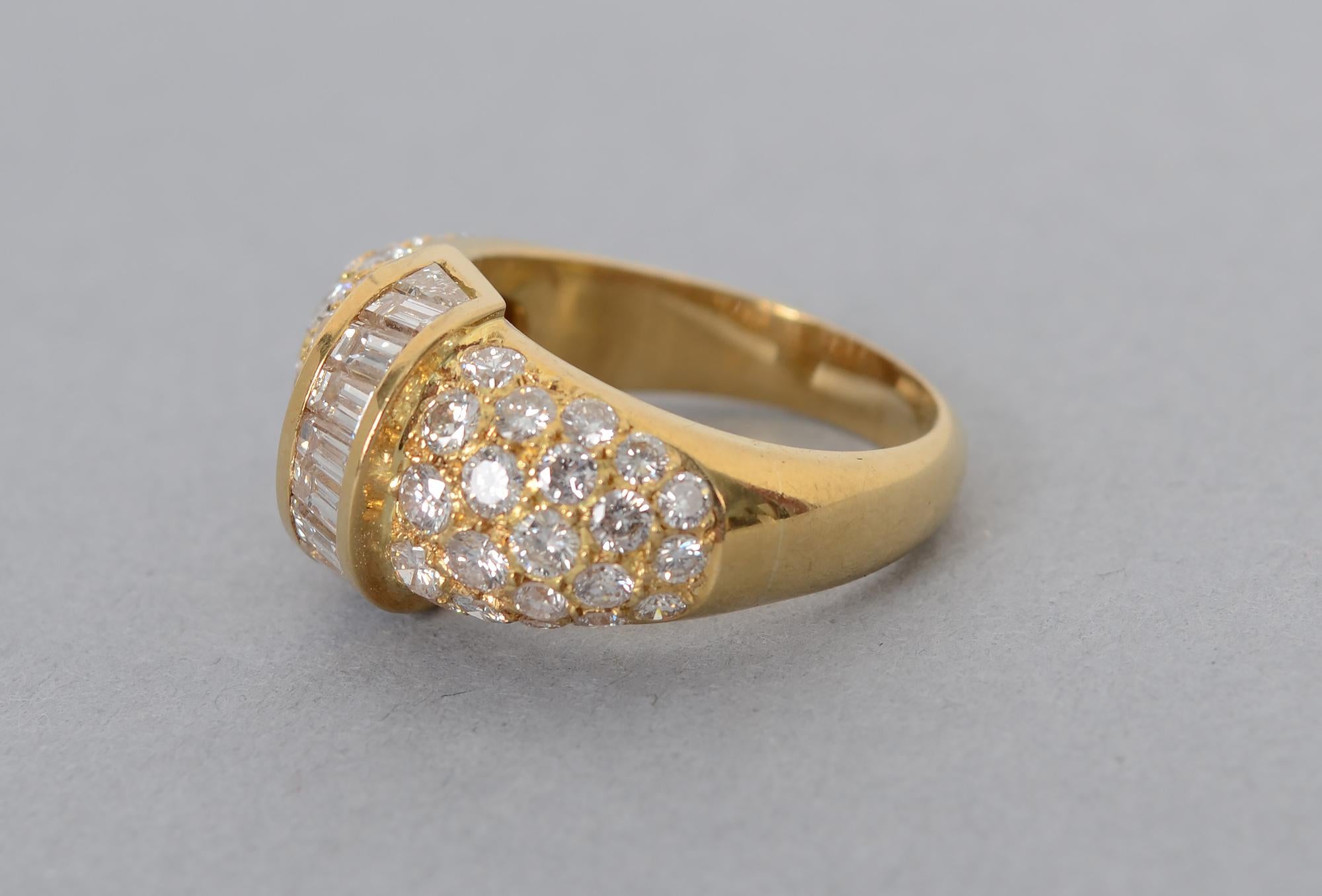 Women's or Men's Diamond Cocktail Ring For Sale