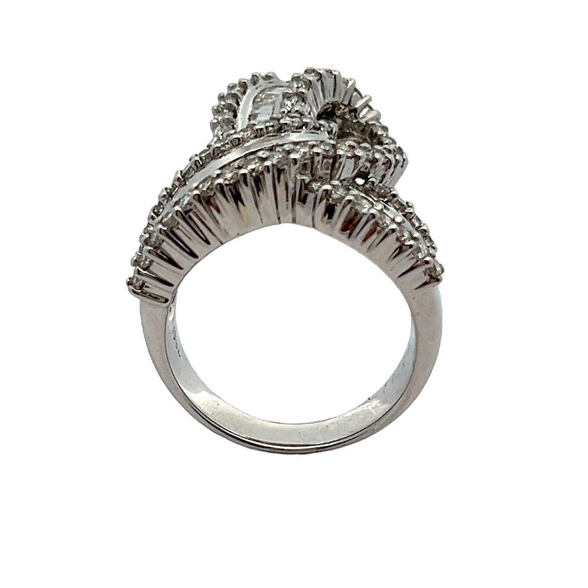 Anello cocktail con diamante in vendita 4