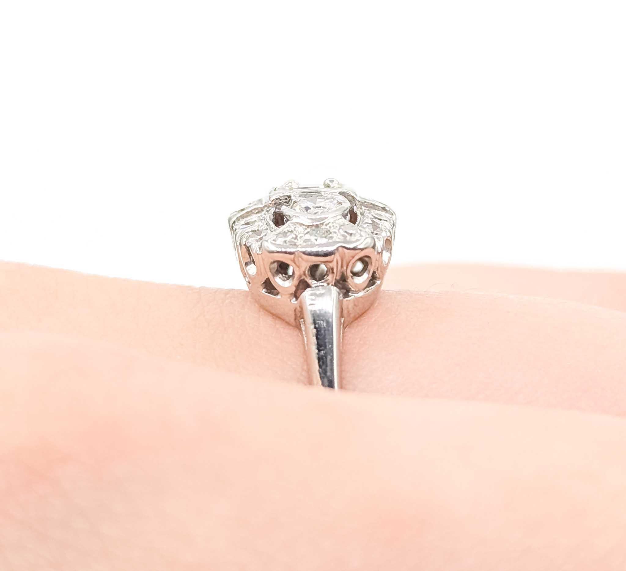 Diamant-Cocktailring aus 14k Weißgold (Rundschliff) im Angebot