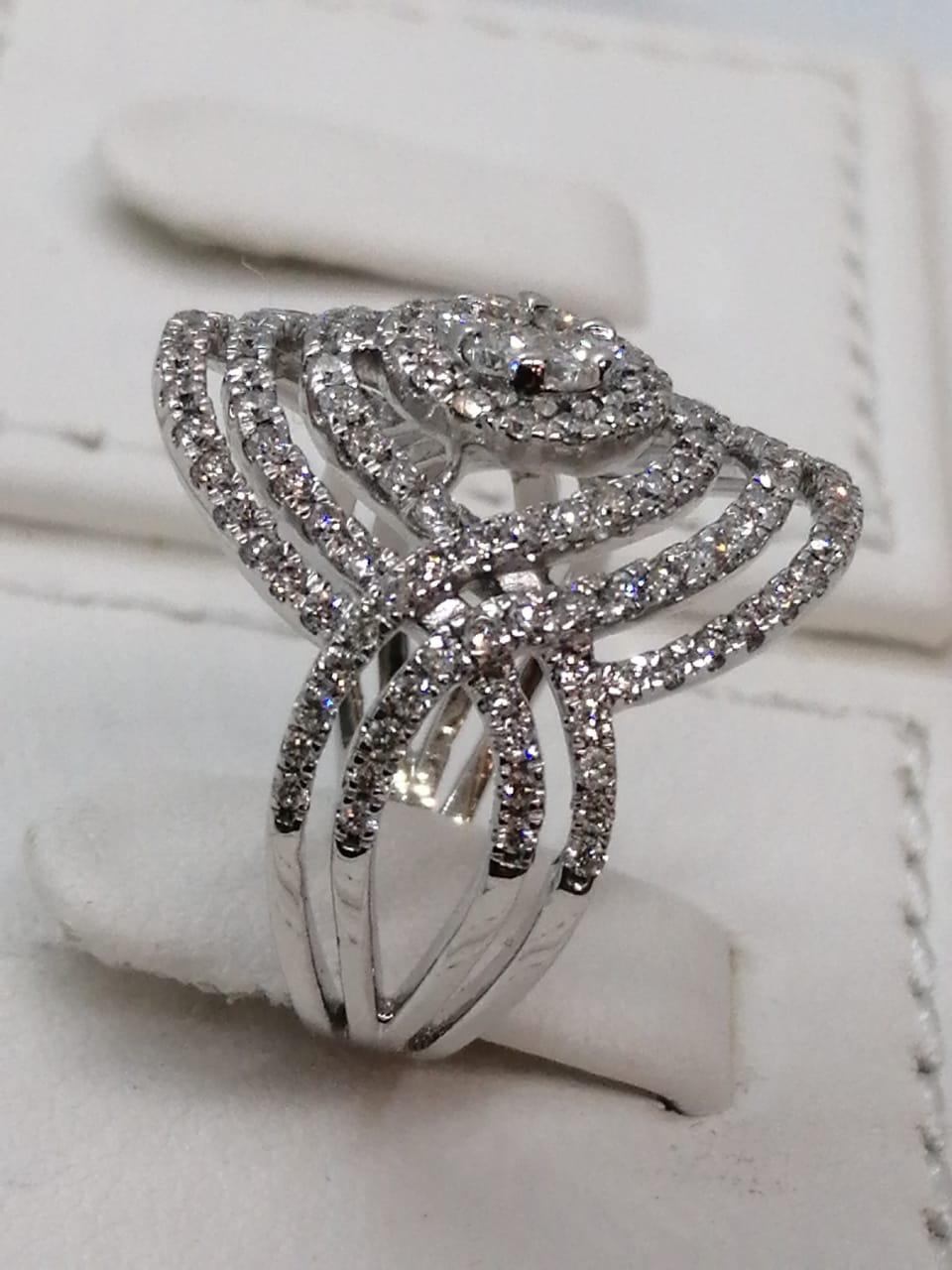 Diamond Cocktail Ring Set in 18 Karat White Gold 'VS/G Diamonds' For Sale 2