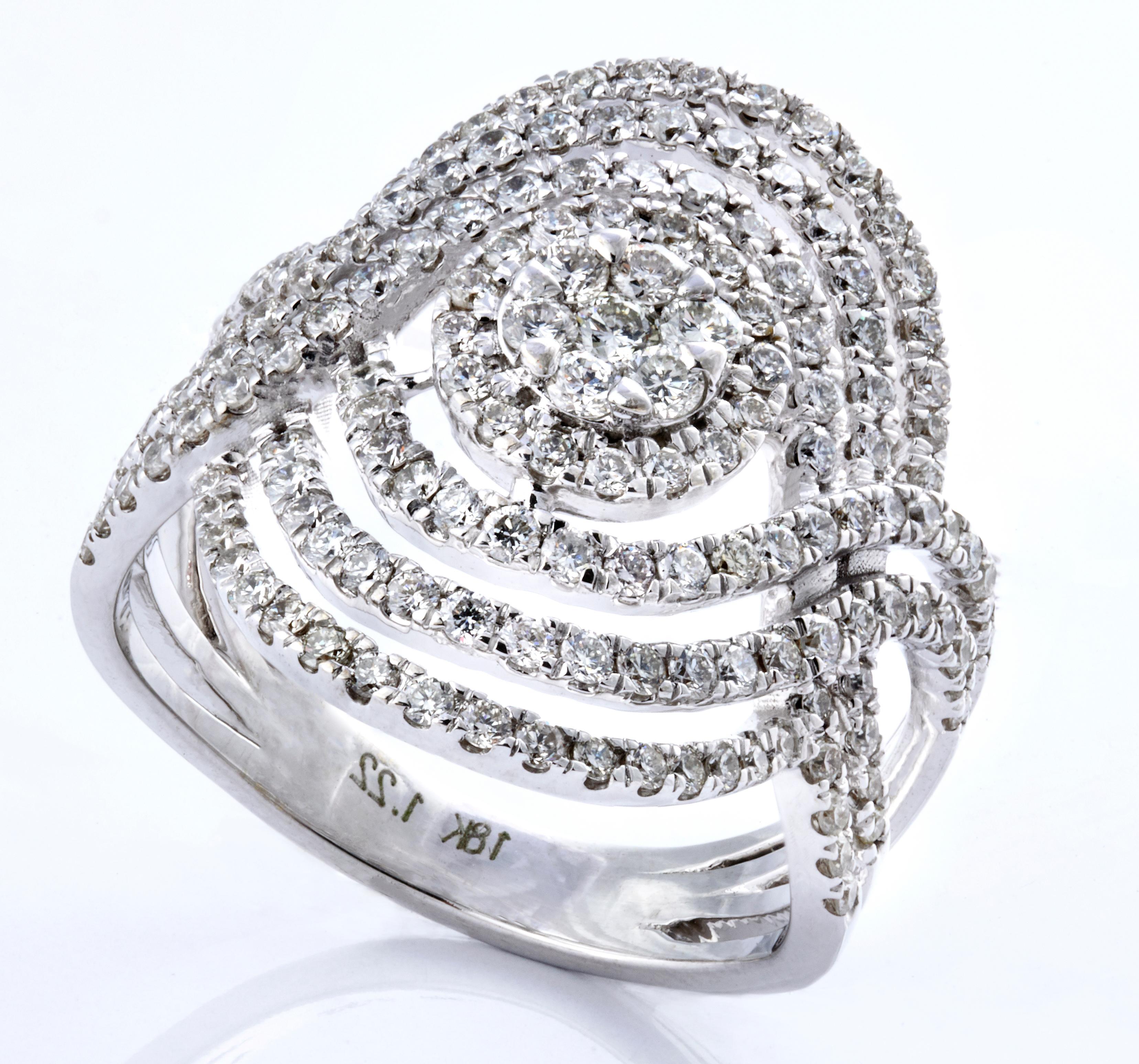 Round Cut Diamond Cocktail Ring Set in 18 Karat White Gold 'VS/G Diamonds' For Sale