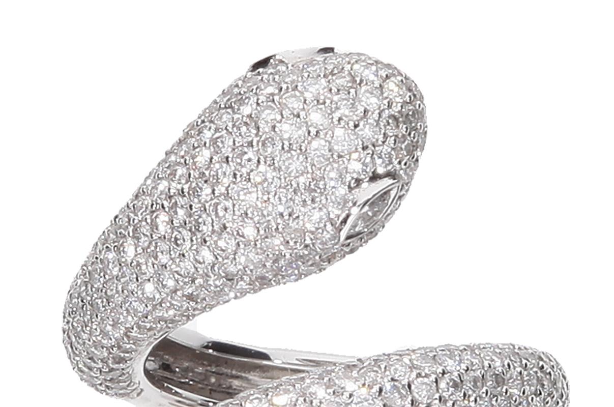 Diamonds ct 4.02. Snake Ring. 18 Kt White Gold. Made in Italy For Sale 3