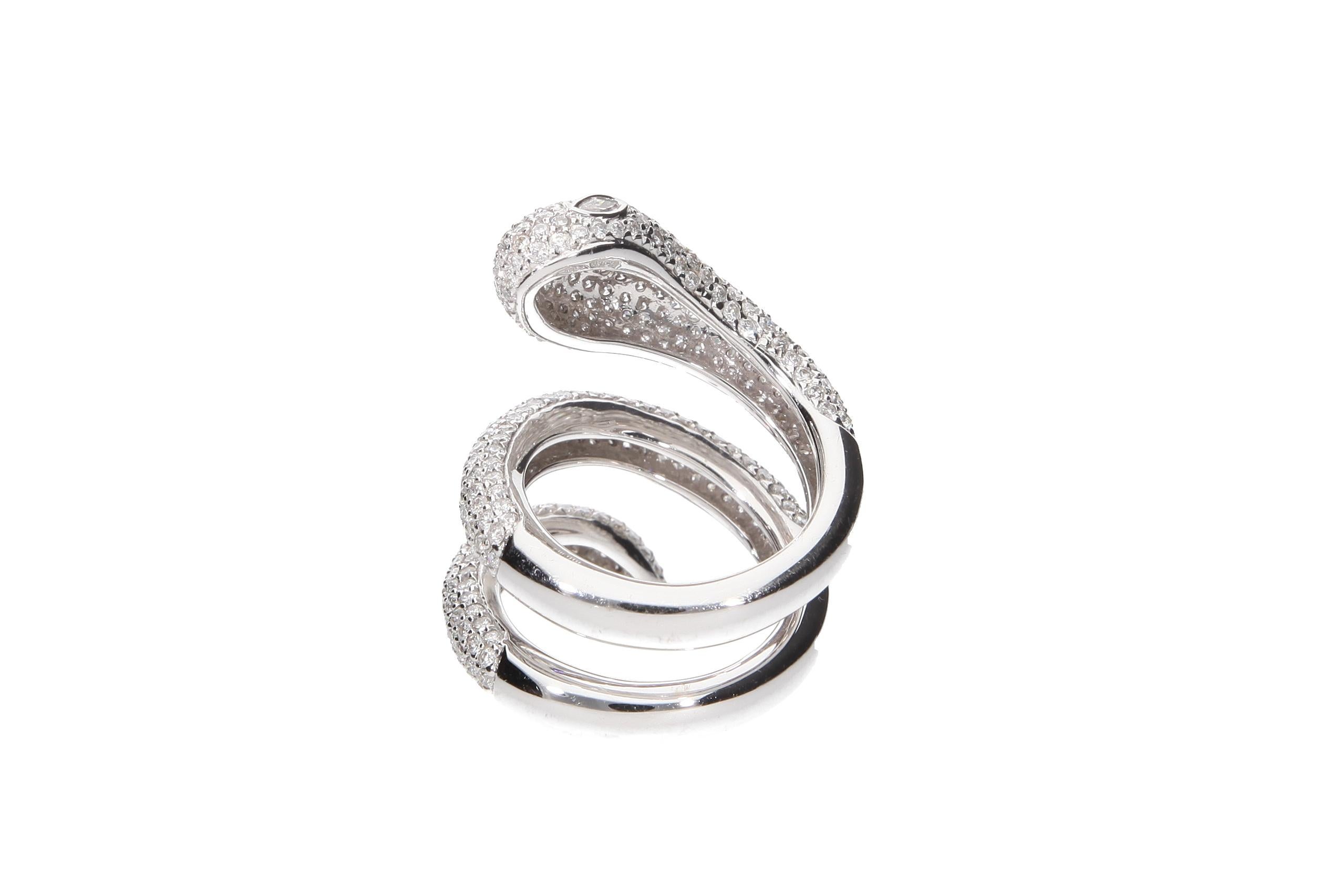 Round Cut Diamonds ct 4.02. Snake Ring. 18 Kt White Gold. Made in Italy For Sale