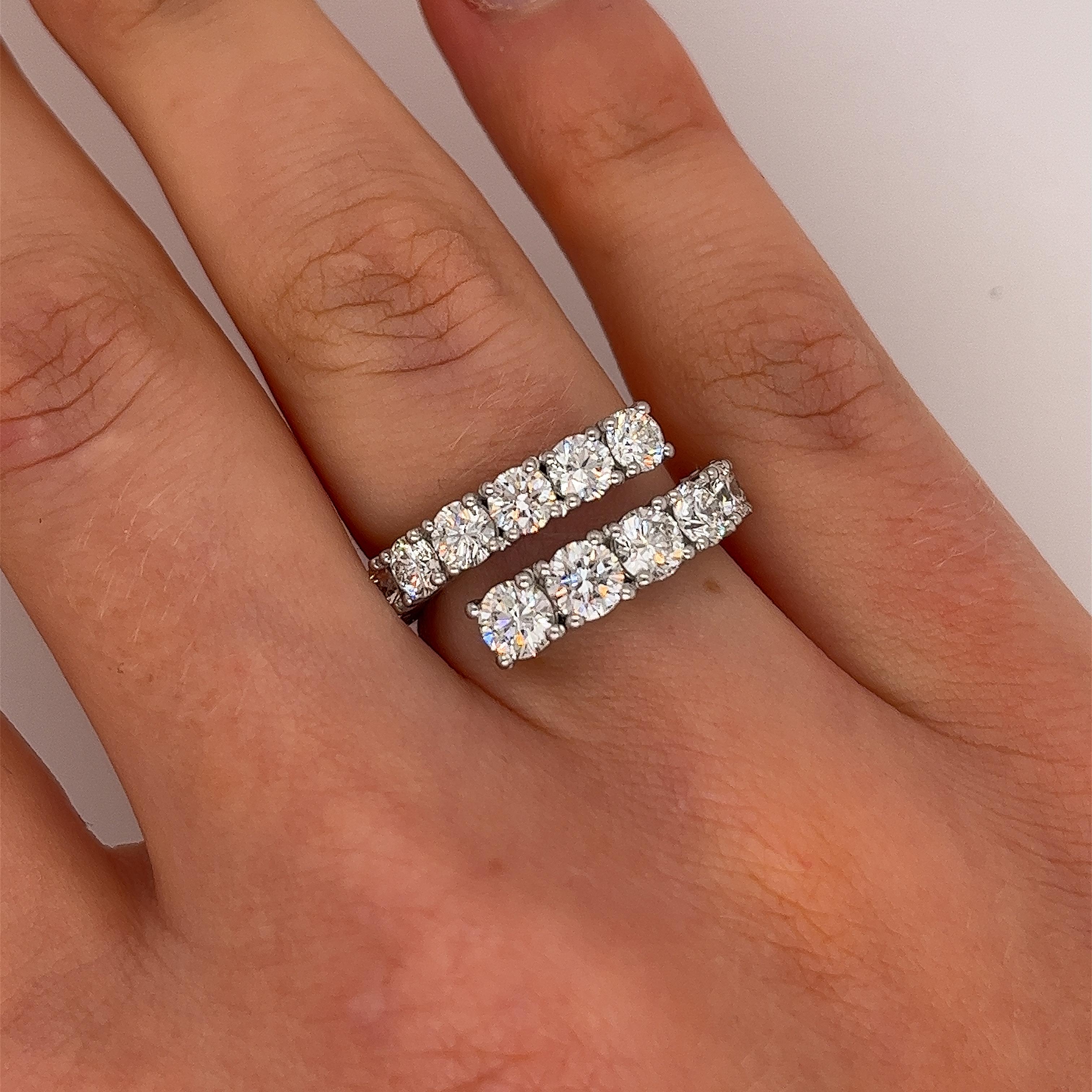 Diamond Coil Dress Ring, Set With 2.80ct G/VS1 Round Diamonds Set In Platinum For Sale 3