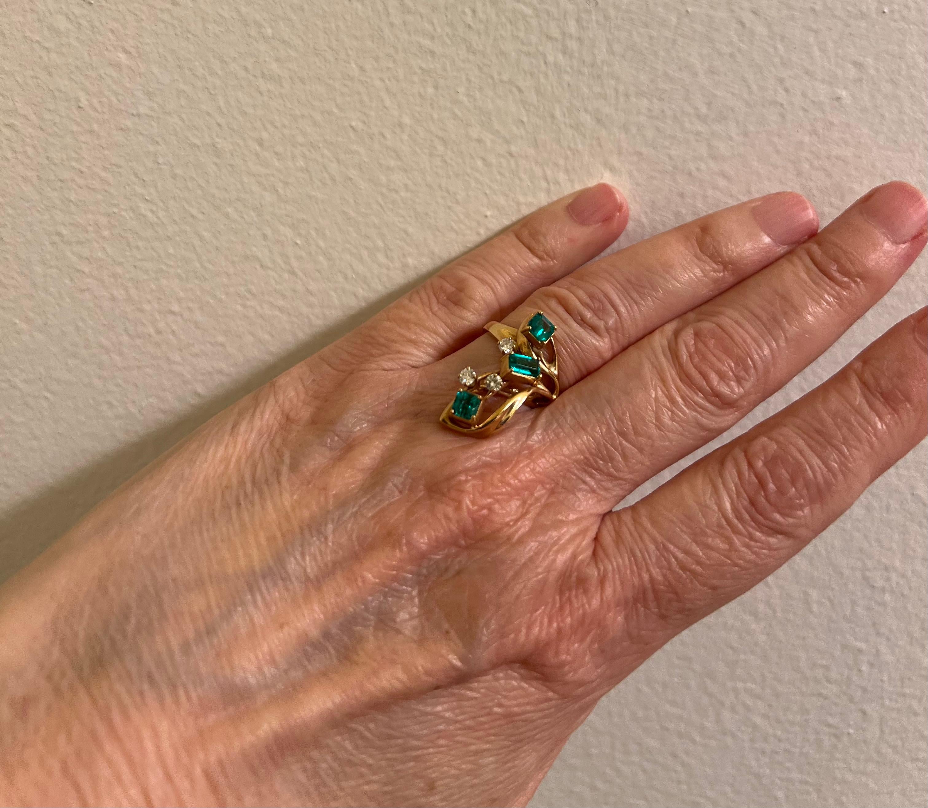 Diamond Colombian Emerald Ring 14K Rose Gold Vintage For Sale 4