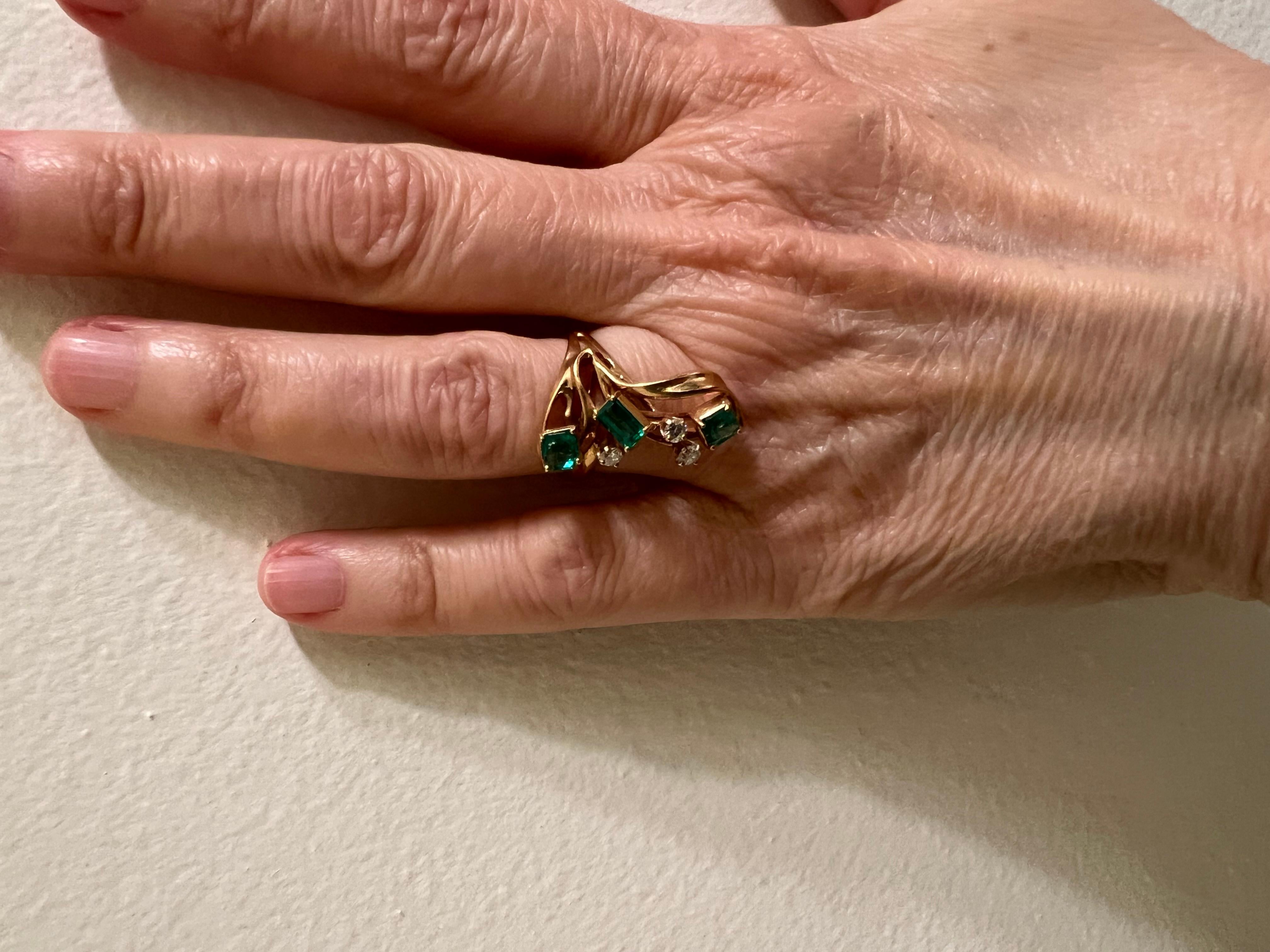 Diamond Colombian Emerald Ring 14K Rose Gold Vintage For Sale 6