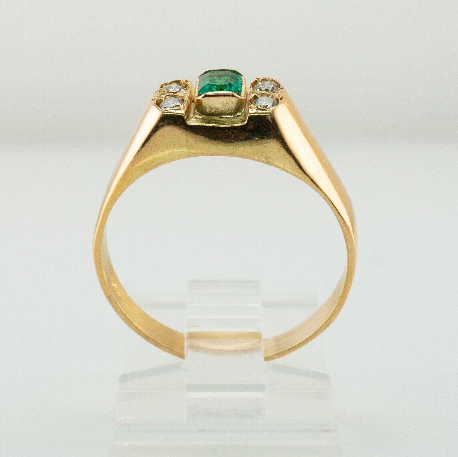 Diamond Colombian Emerald Ring 18K Gold Band For Sale 2
