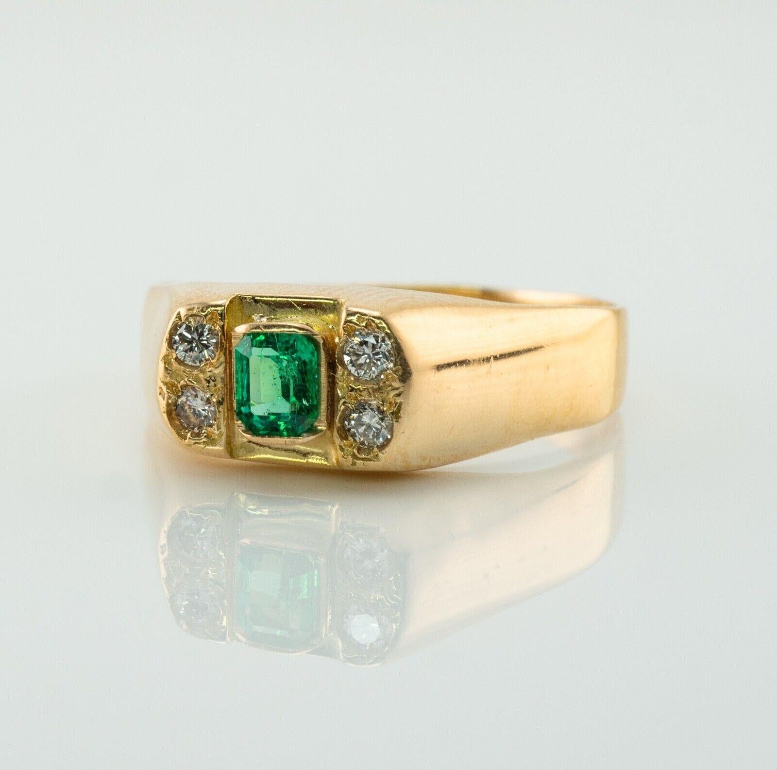 Diamond Colombian Emerald Ring 18K Gold Band For Sale 3
