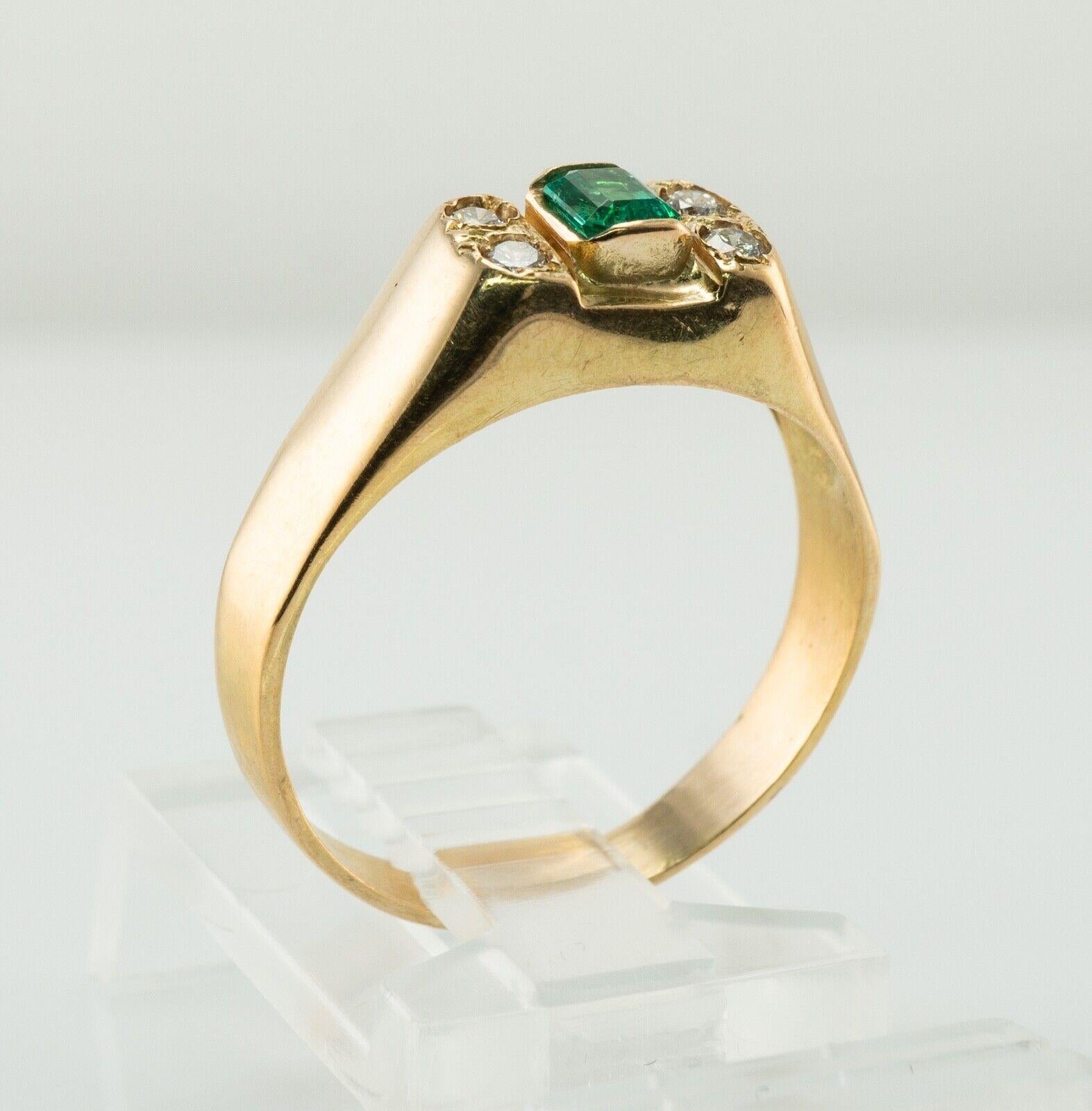 Diamond Colombian Emerald Ring 18K Gold Band For Sale 4