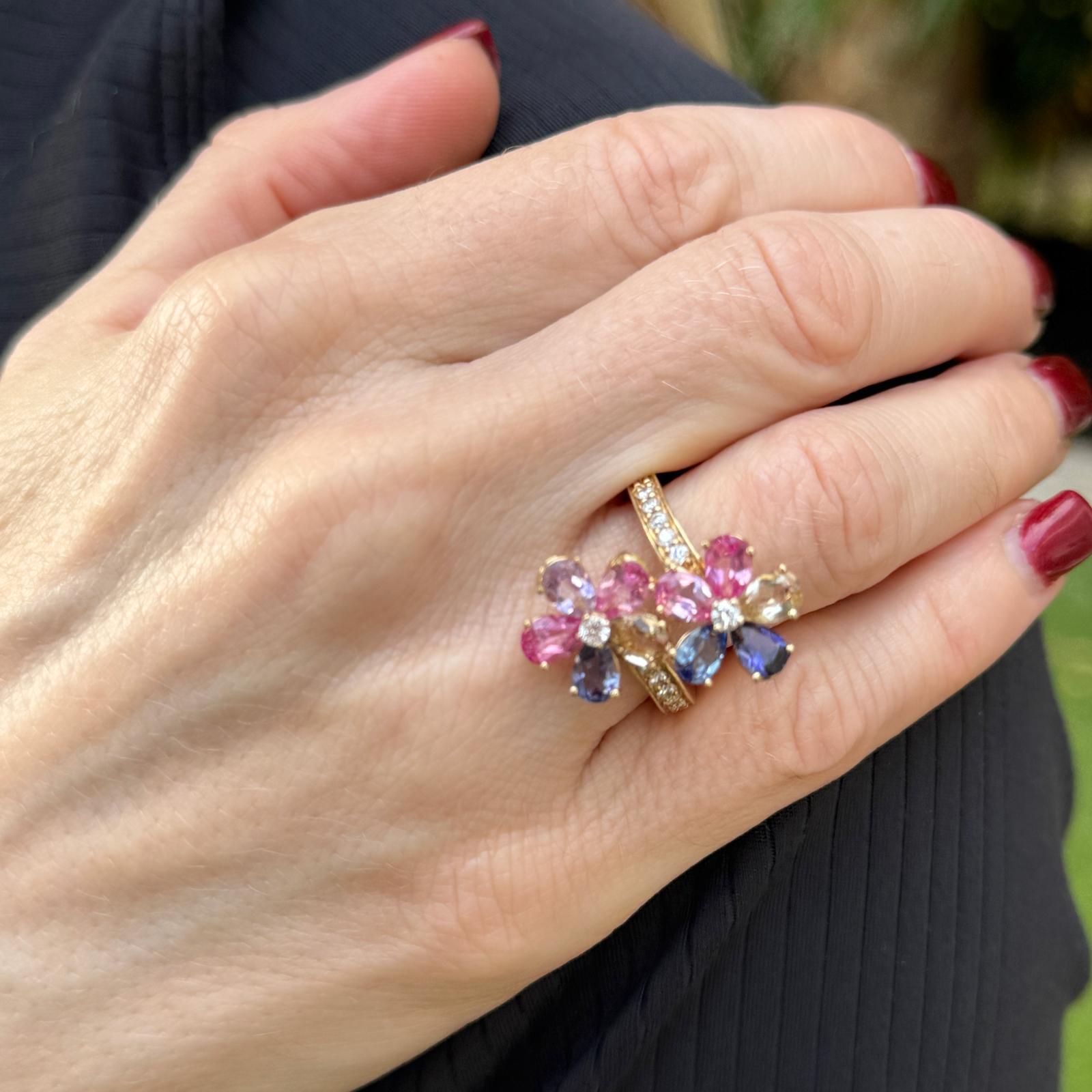 Donna Anello floreale bypass con diamante e gemma colorata in oro giallo 14 carati in vendita