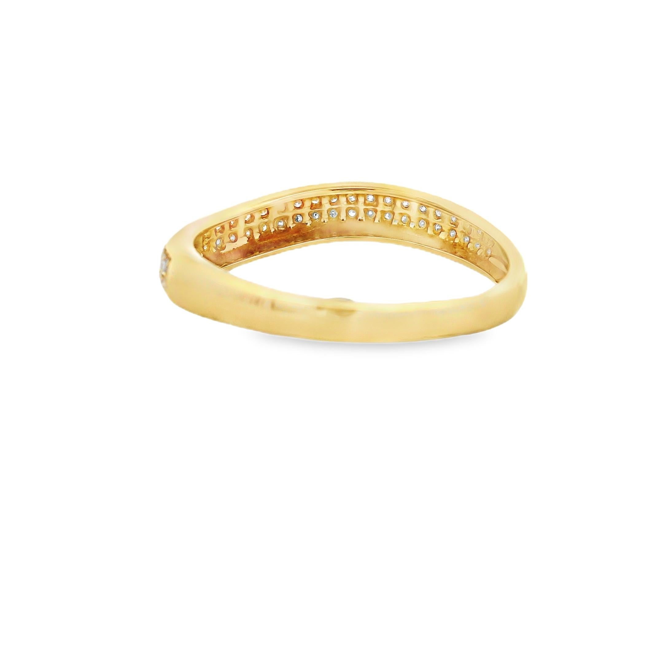 Diamond Contour Band Ring in 14K Yellow Gold 0.20ct Pavé Setting In New Condition For Sale In New York, NY