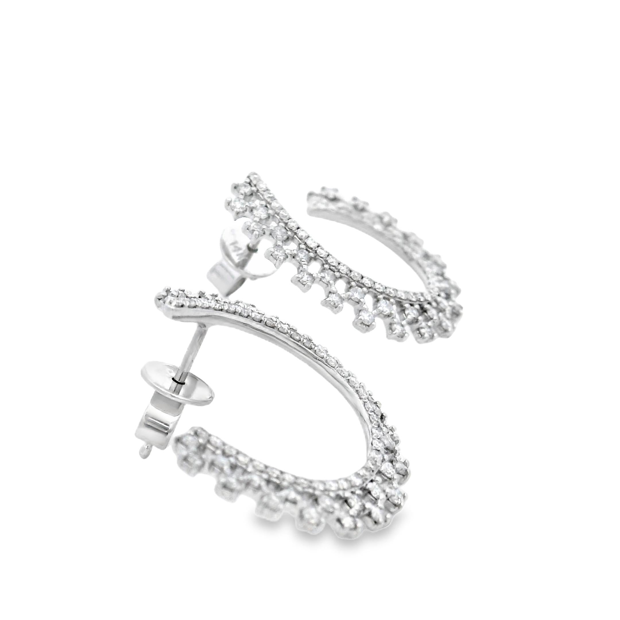 Pendientes de aro de media luna de diamantes en oro blanco de 14 quilates 0,75 ct total en venta 2