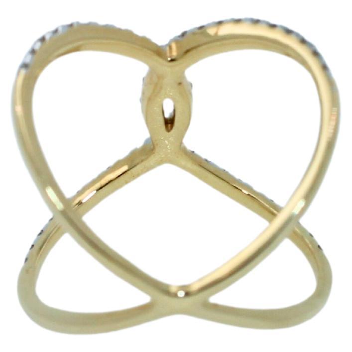Bague de cocktail en or jaune 14 carats à spirale ouverte en forme de croix et pavée de diamants Unisexe en vente