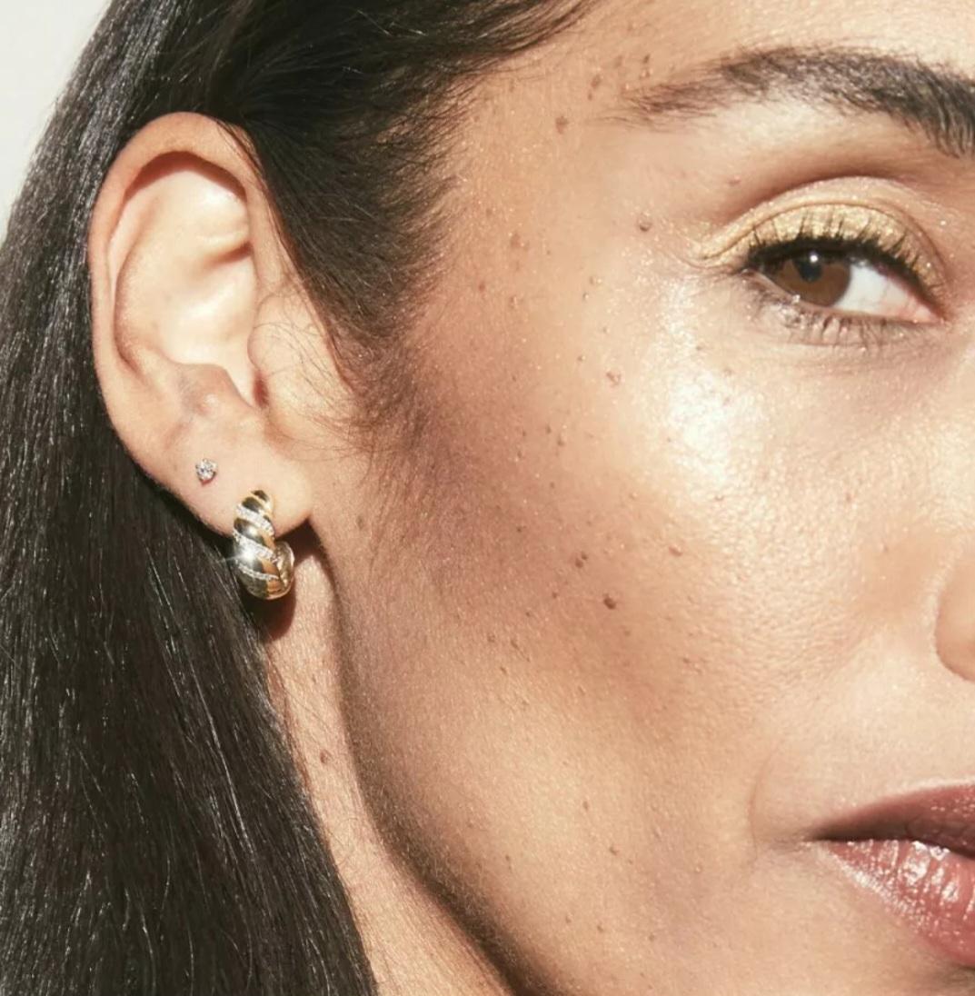 Round Cut Diamond Croissant Hoop Earring 14k Solid Gold Twisted Dome Open Hoop Earrings For Sale
