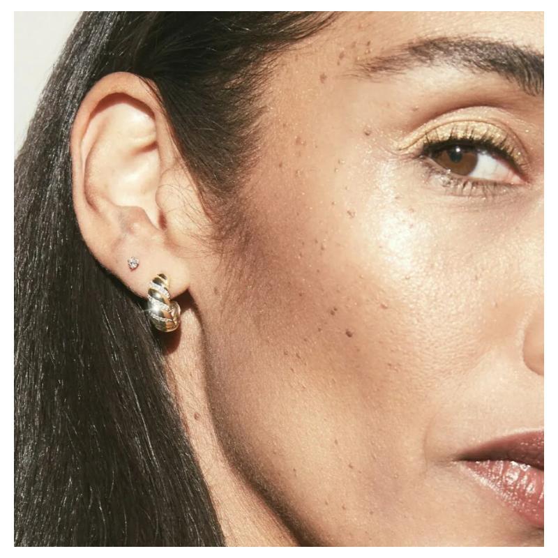 Diamond Croissant Hoop Earring 14k Solid Gold Twisted Dome Open Minimalist In New Condition For Sale In Chicago, IL