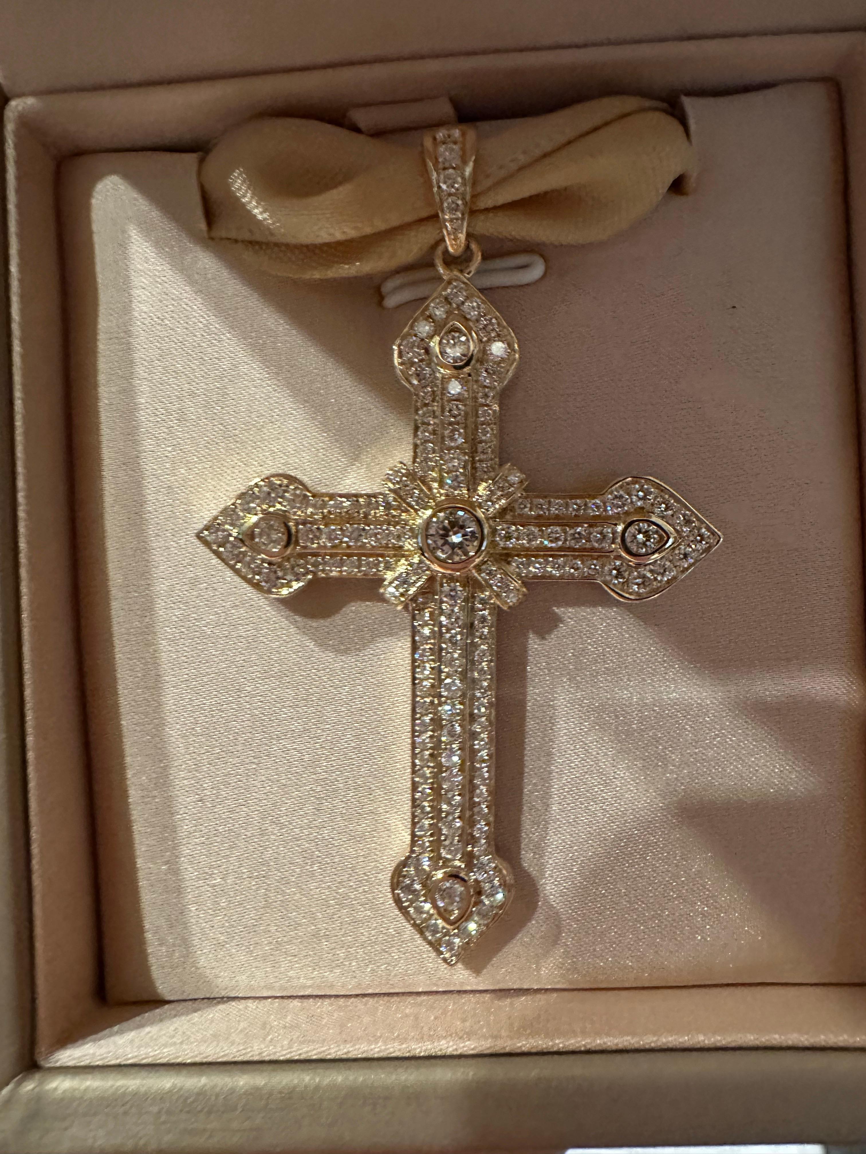 Diamant-Kreuz 14KT Gelbgold 2,5 Zoll lang 2ct Diamanten große Kreuz VS Diamanten (Brillantschliff) im Angebot