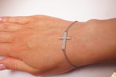Bracelet croix en diamants en or blanc 14 carats