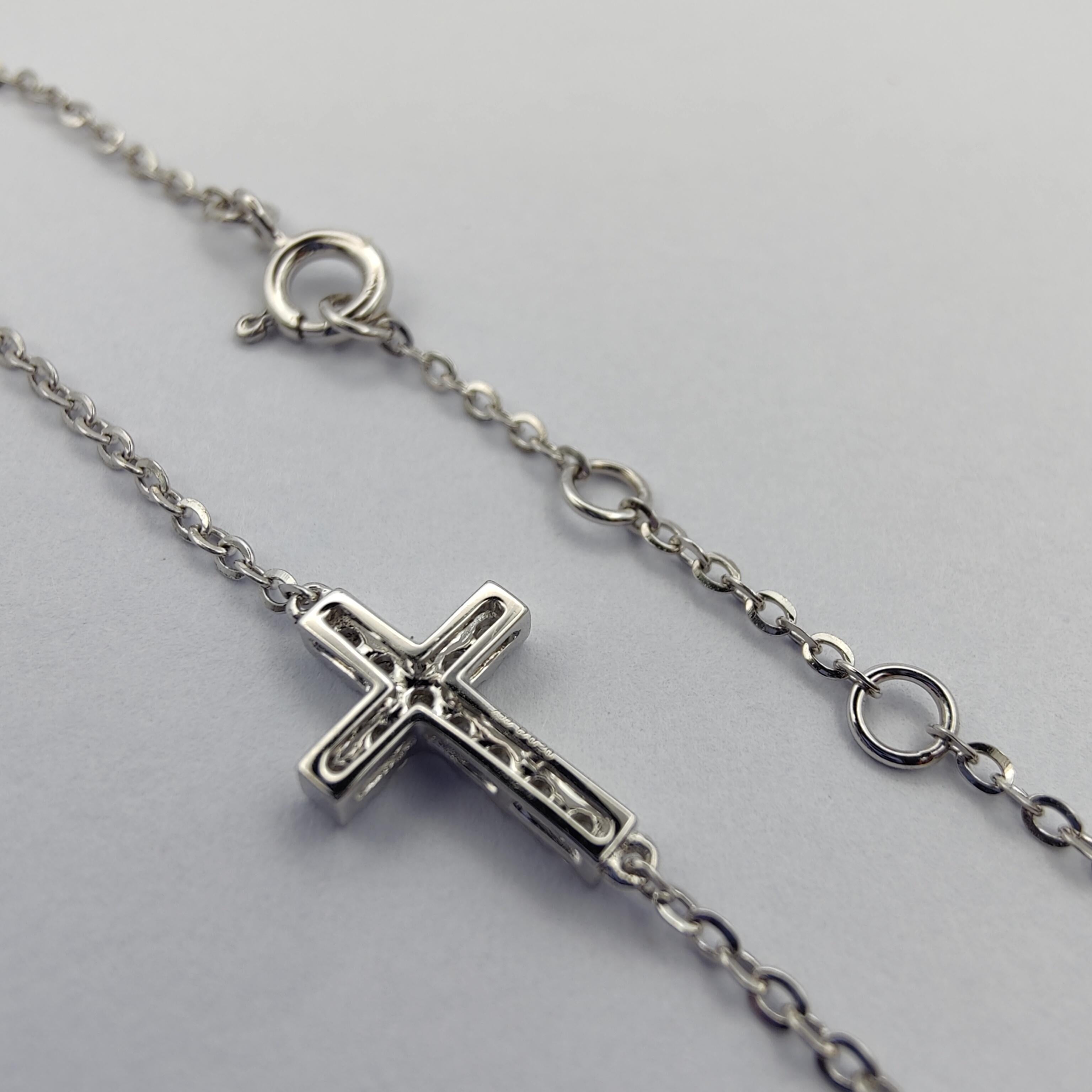Round Cut Diamond Cross Bracelet in 18K White Gold For Sale