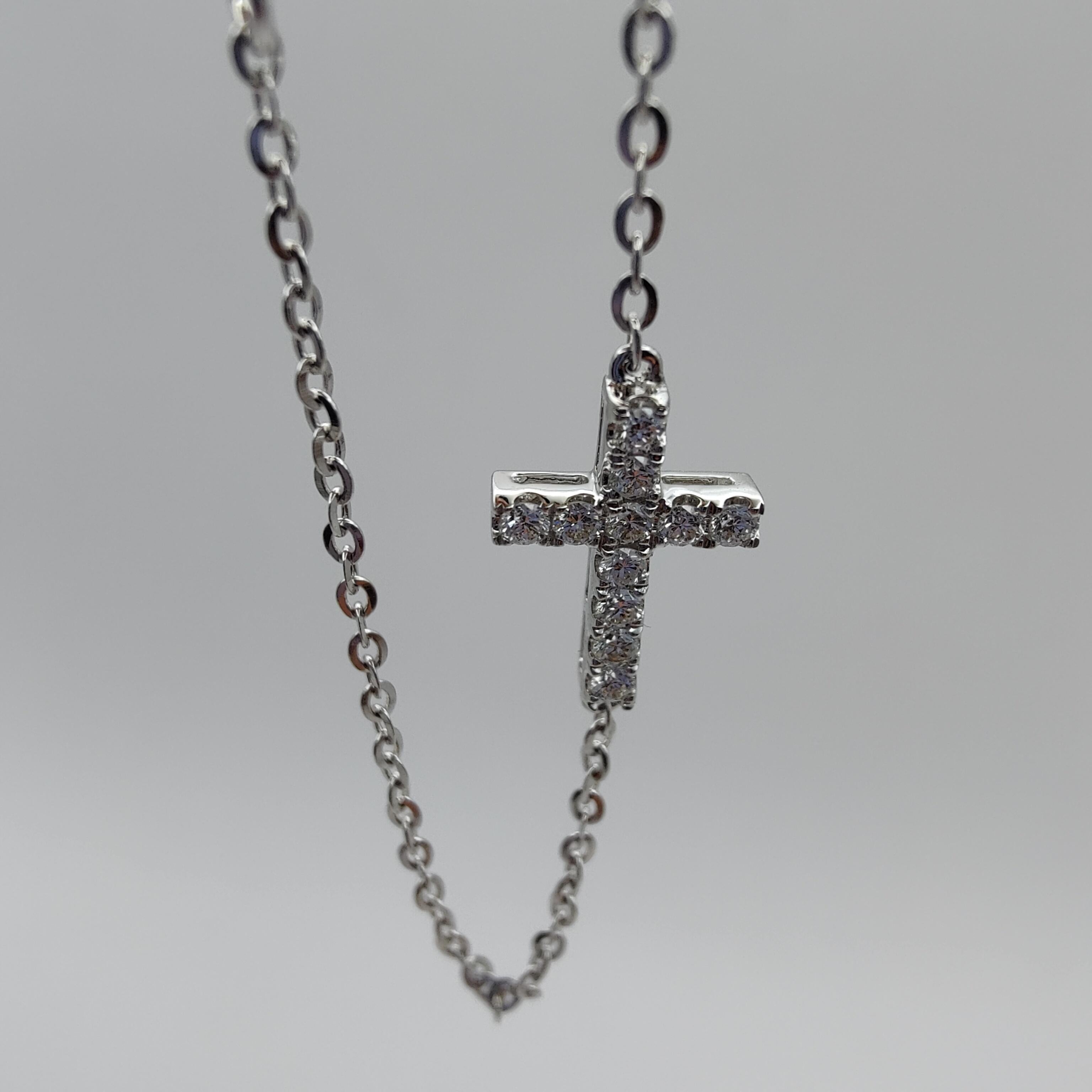 Diamond Cross Bracelet in 18K White Gold For Sale 1