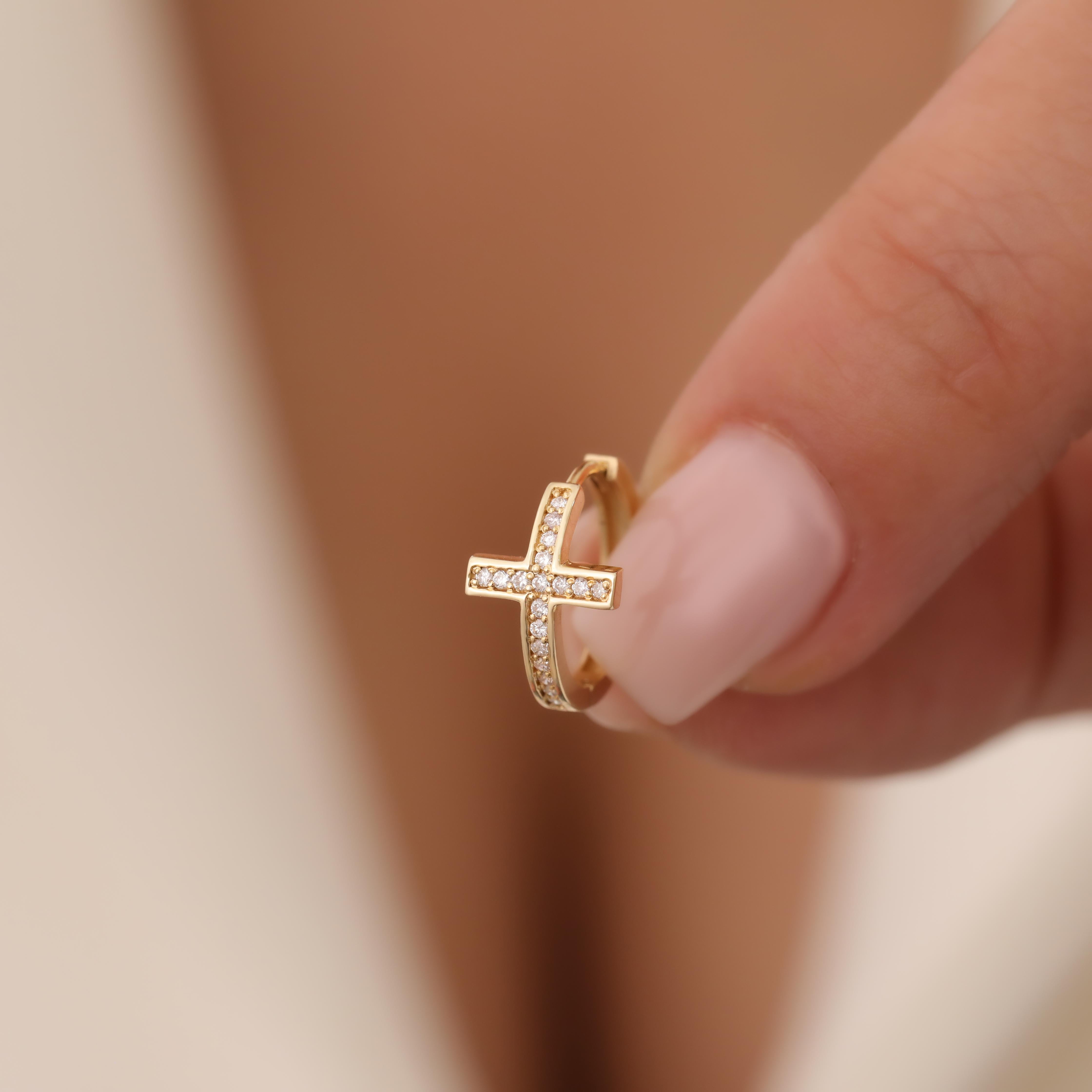 Diamond Cross Huggies In New Condition For Sale In Fatih, 34
