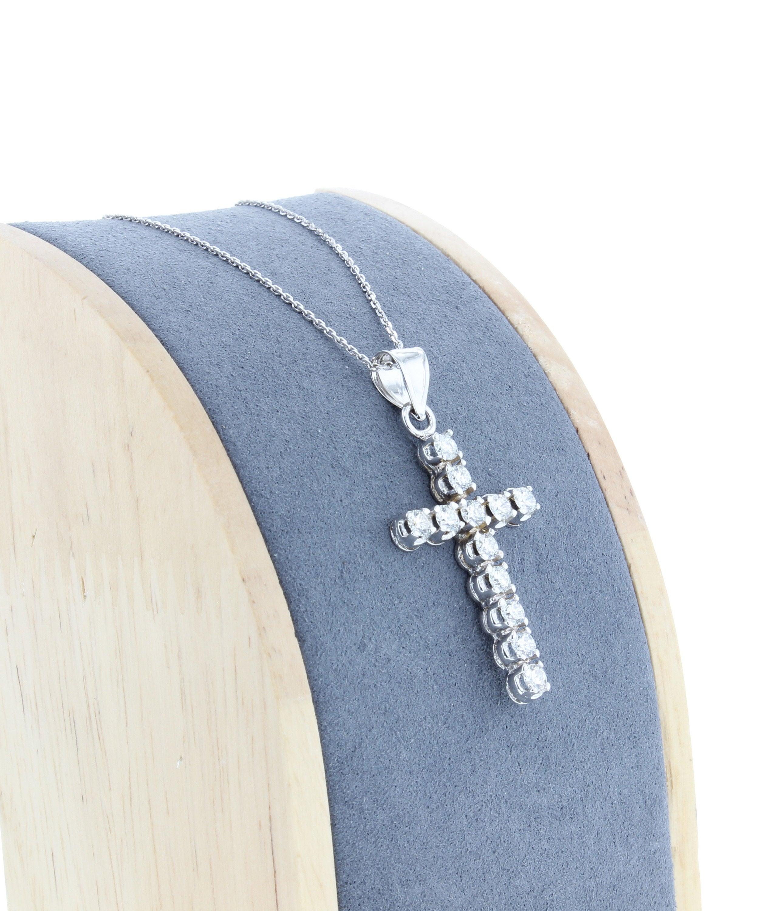 Collana con croce di diamanti 1,38cttw in oro bianco 14k In condizioni Nuovo in vendita a Sugar Land, TX