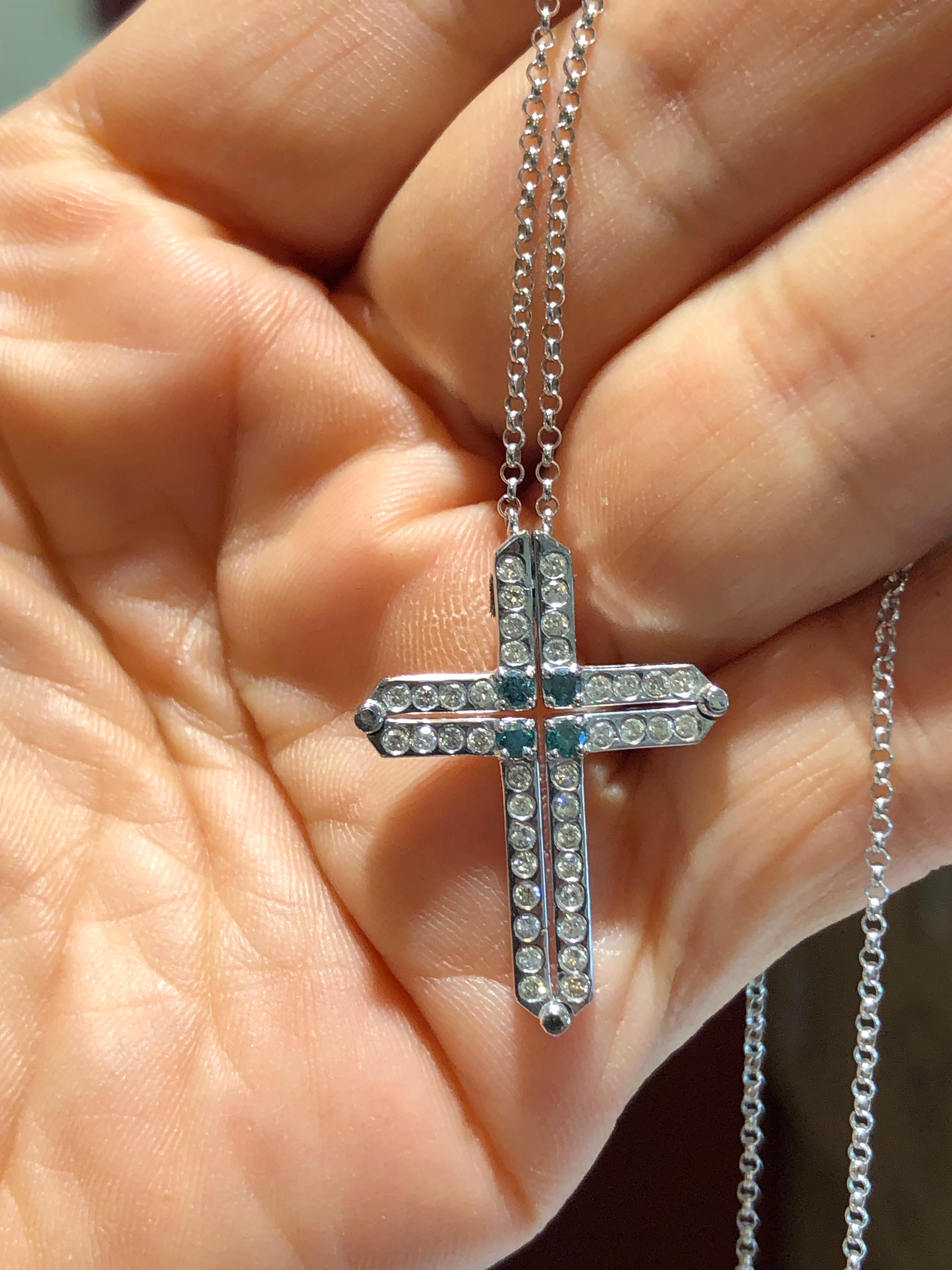 Collier croix de diamants 2Way en or blanc 14K
Le style :	Collier
Matériau :	Or blanc 14K, Diamant 0,65 carat
Taille :	circonférence interne de la chaîne : 16 pouces, plus la croix (partie suspendue) 1 pouce
~Le haut est fixe avec la chaîne. Poids