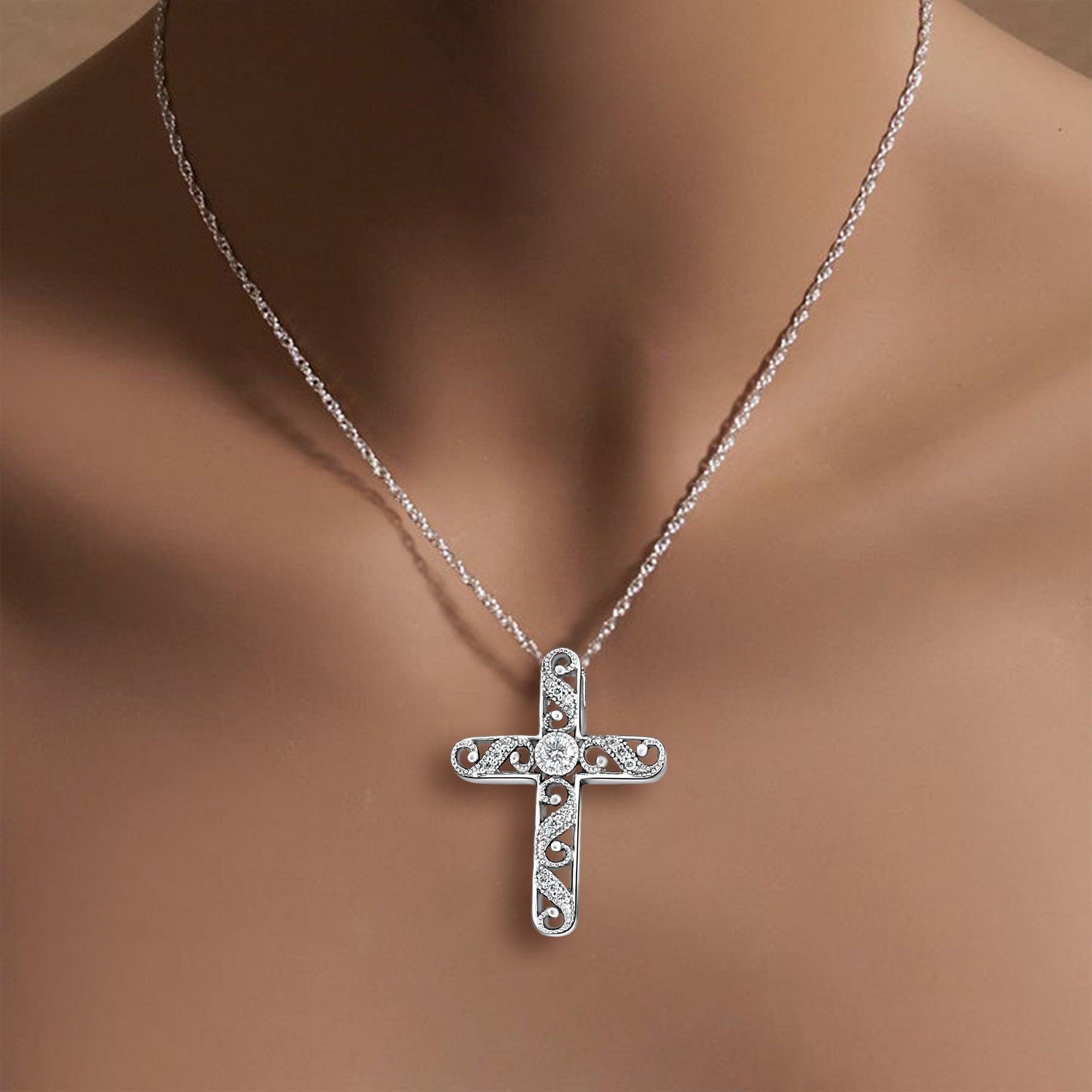 ♥ Riepilogo del prodotto ♥

Pietra principale: Diamante
Circa. Peso in carati del diamante: .49cttw
Peso in carati del diamante centrale: .25ct
Chiarezza del diamante: VS2/SI1
Colore del diamante: F/G
Taglio del diamante: Rotondo
Numero di diamanti: