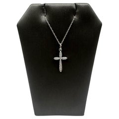 Collana con croce di diamanti in oro bianco 10 carati - Diamanti GH I1 da 0,15 carati, lunghezza 18".