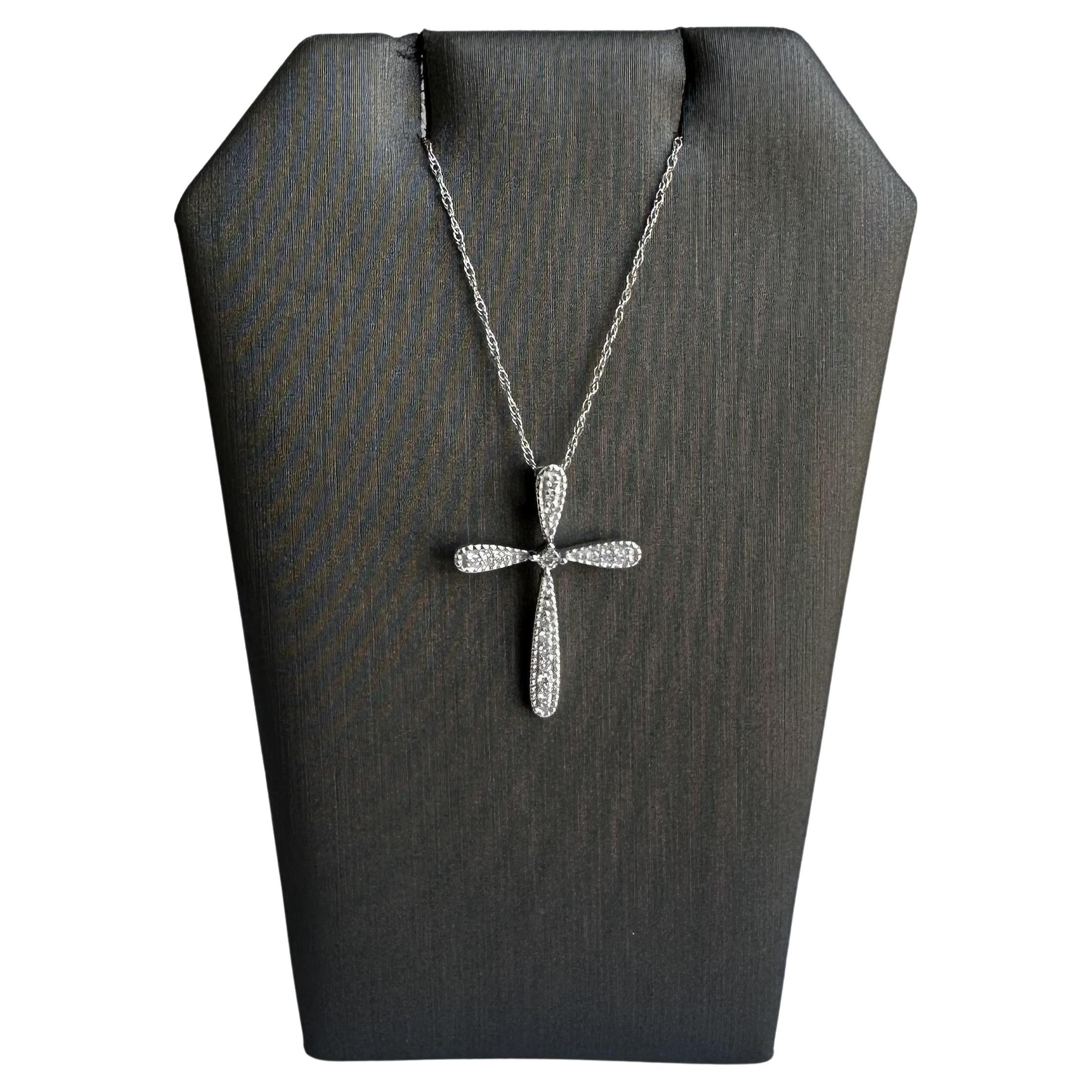 Diamond Cross Necklace in 14kt White Gold  -0.10ctw natural round HI I1 diamonds For Sale