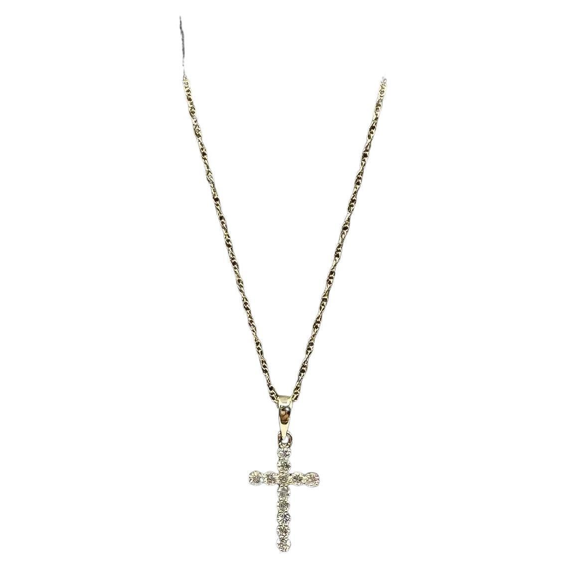 Collar con Cruz de Diamantes en Oro Amarillo de 14kt - 0.15ctw GH SI, 18", Estado Nuevo