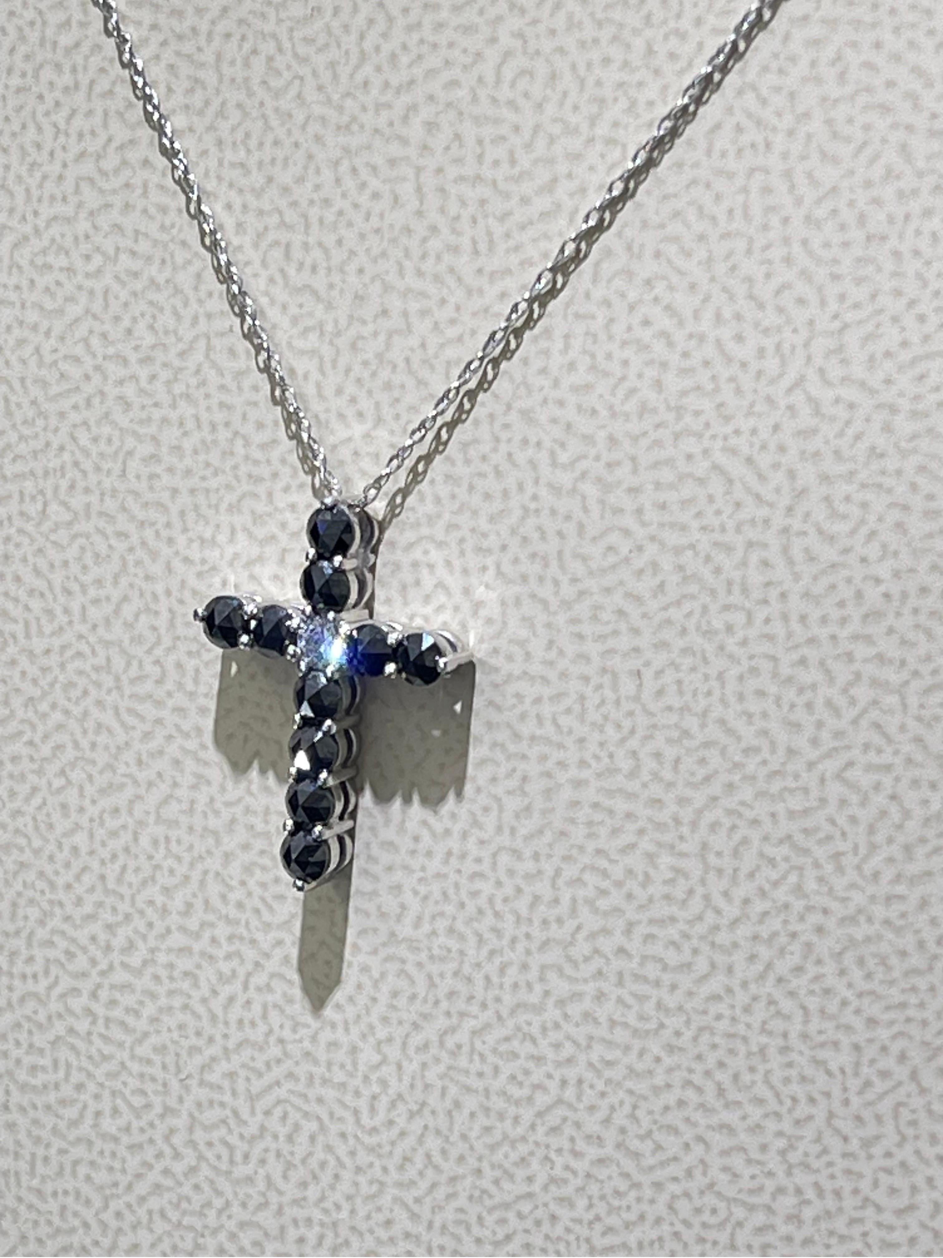Diamond Cross Necklace In 18k White Gold  In New Condition For Sale In Fort Lauderdale, FL