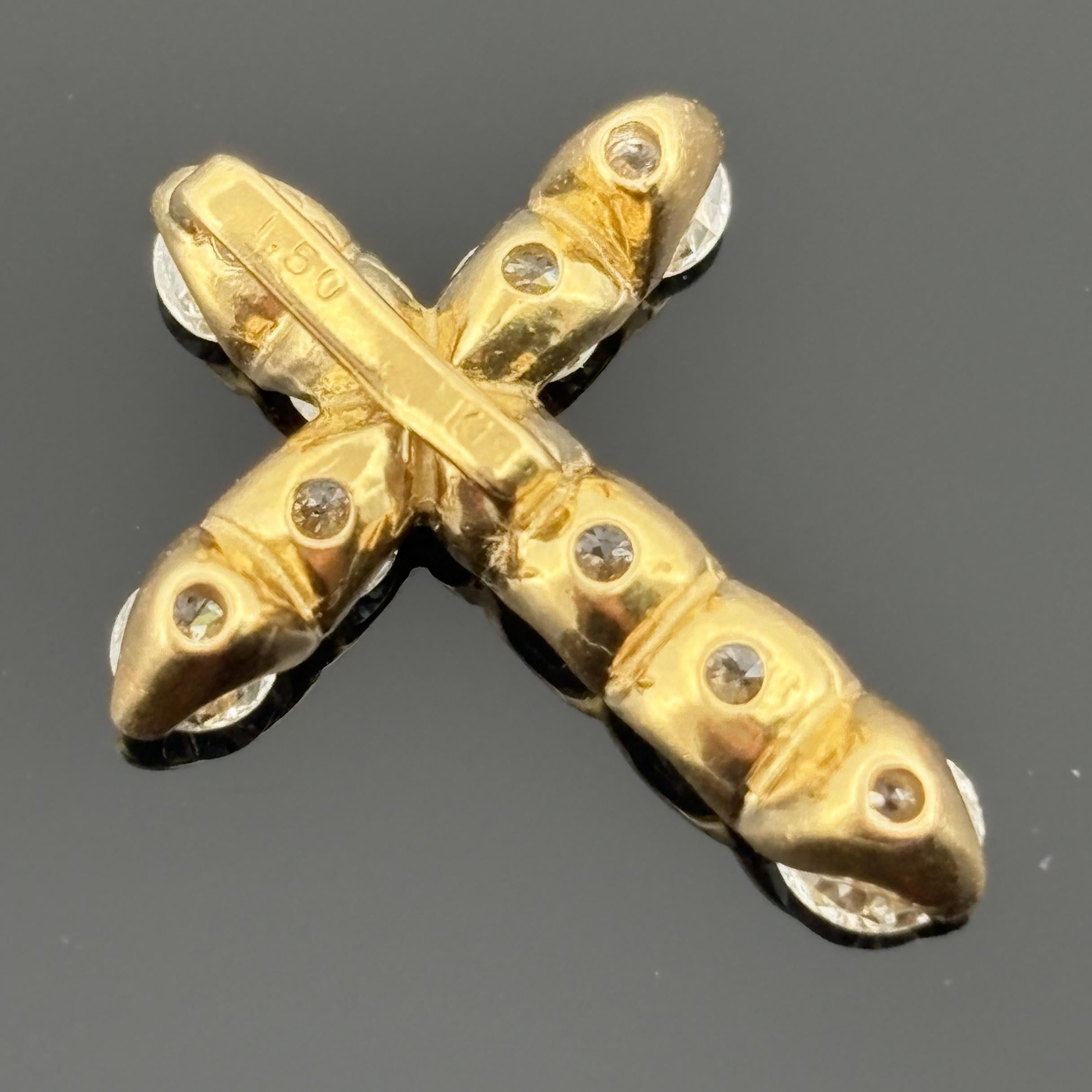 Taglio rotondo Ciondolo con croce di diamanti da 1,50 carati  oro giallo 18k in vendita