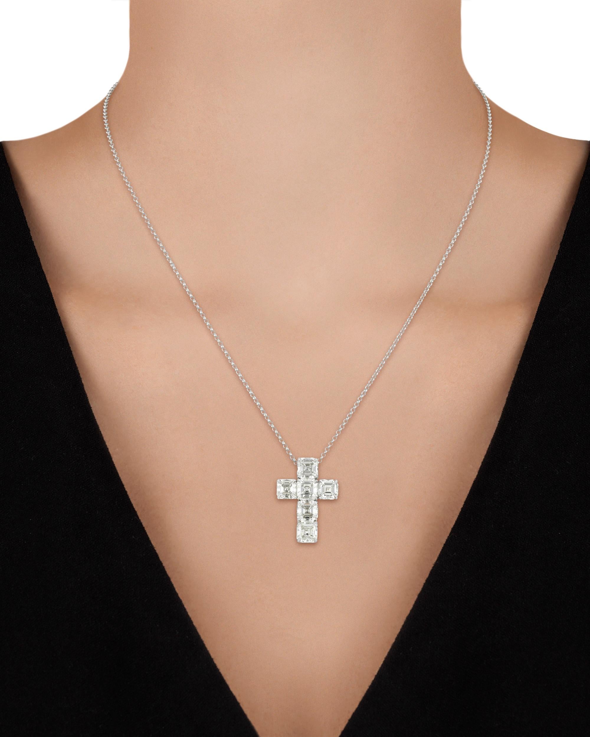 Diamant-Kreuz-Anhänger, 6,33 Karat (Moderne)