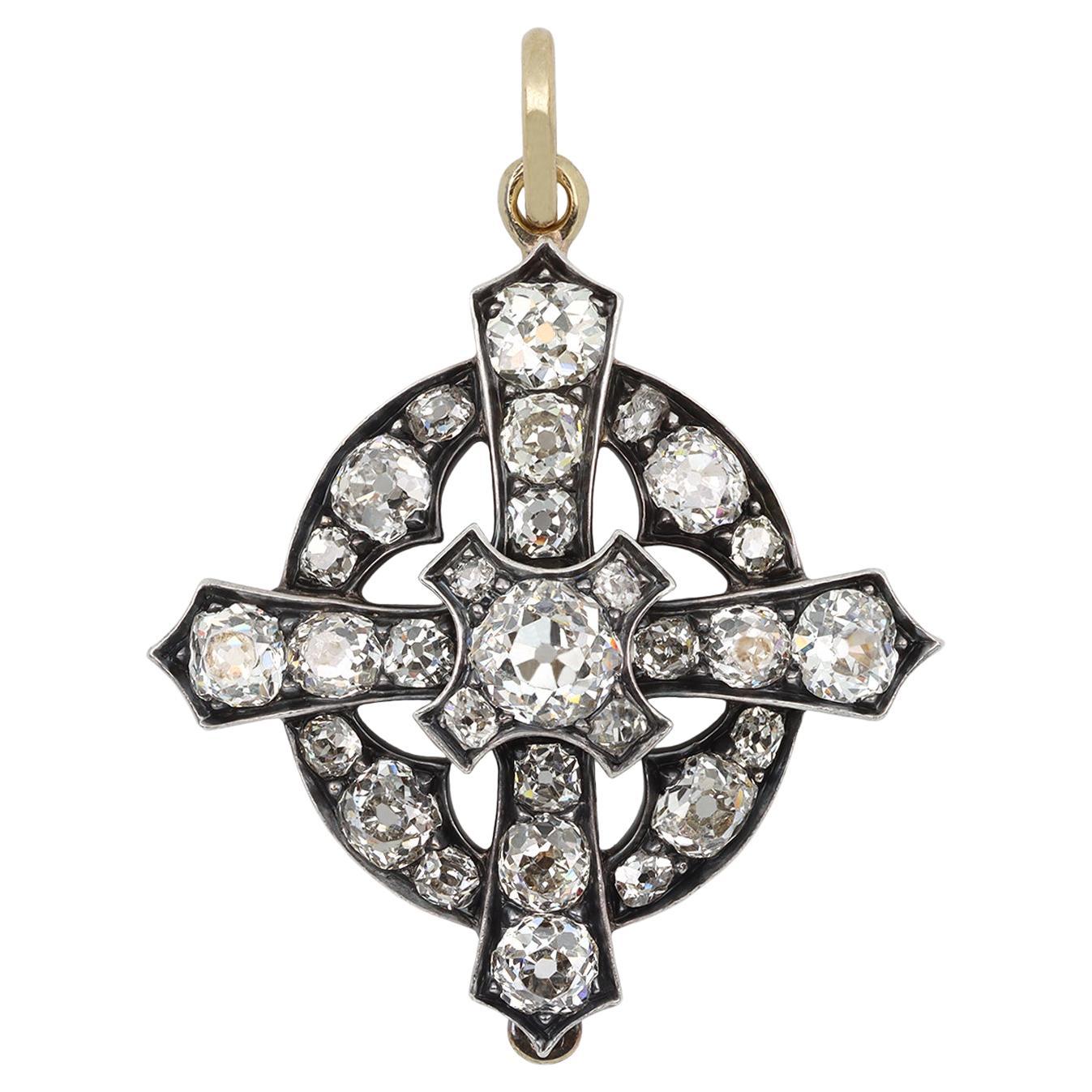 Diamond cross pendant / brooch, circa 1860. For Sale