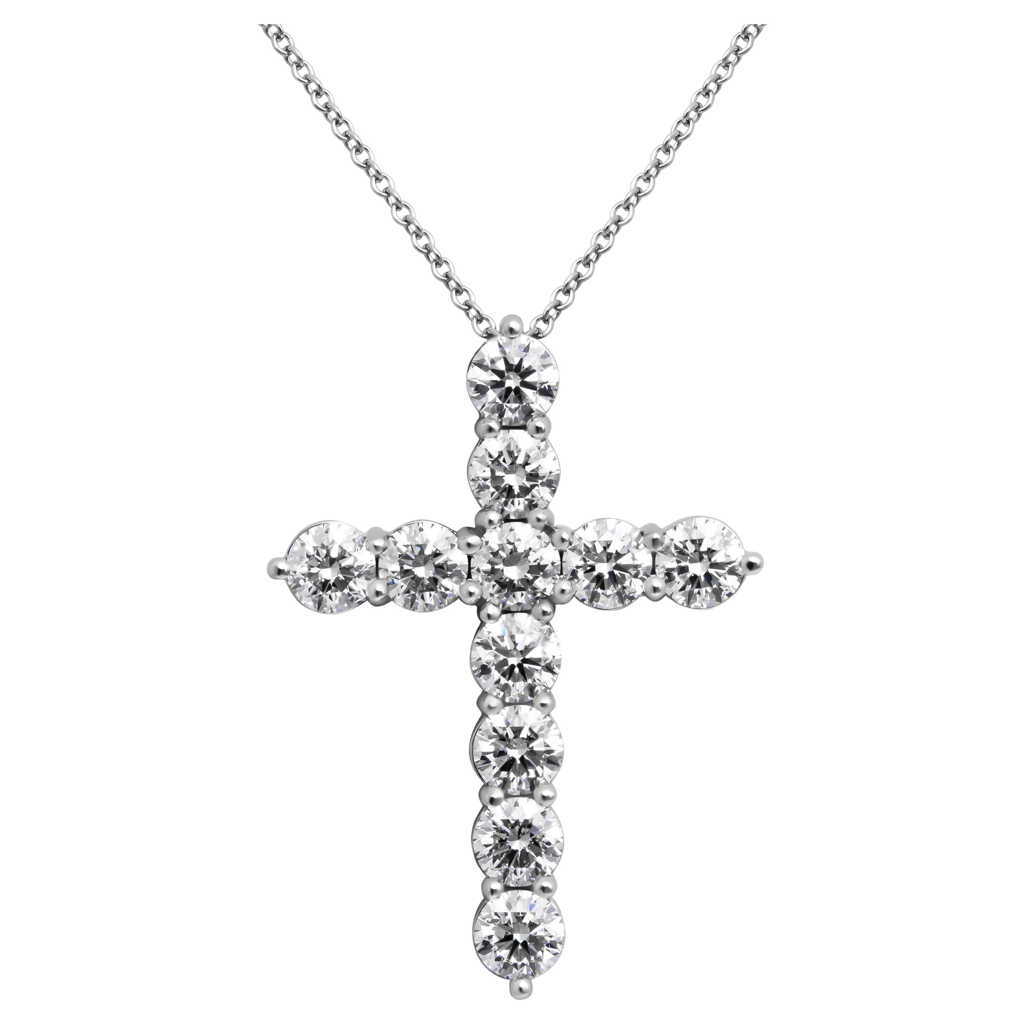 Pendentif croix en diamant