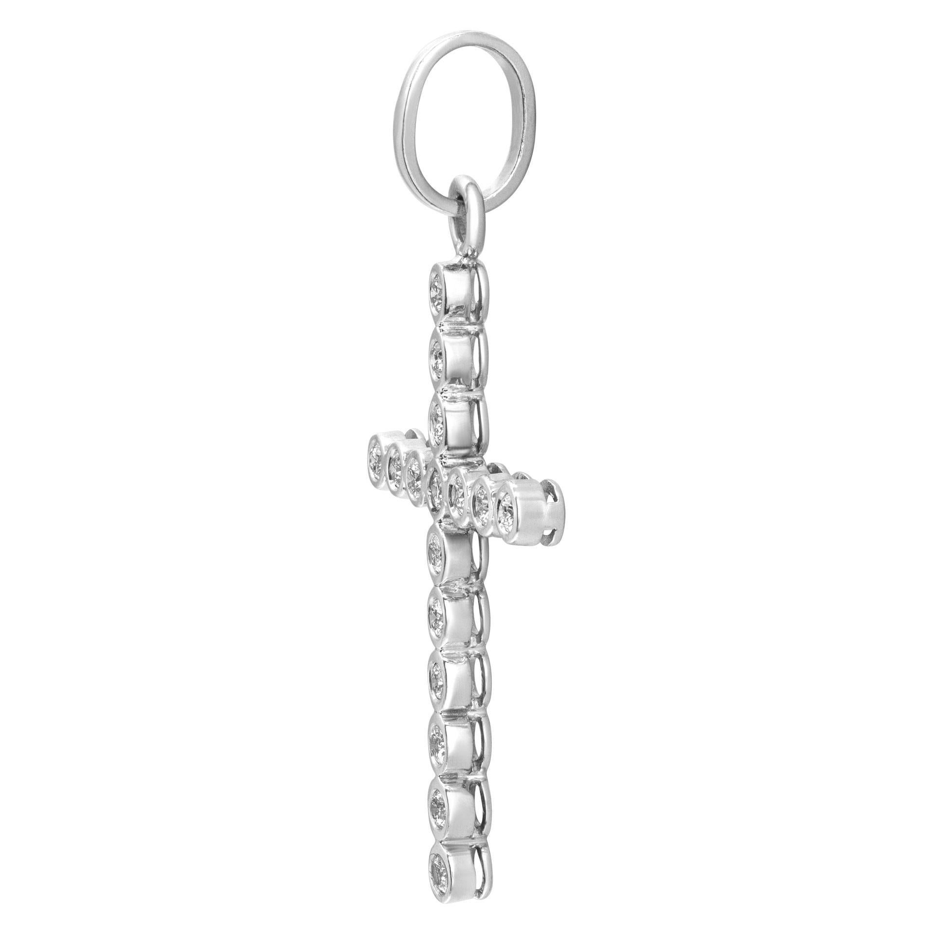 Large Cross Diamonds Pendant in 14k white gold. Bezel set round brilliant full cut diamonds Approx.Total Weight: 4 carats (estimate H/I Color- VS2 Clarity). Dimensions: 58 x40 mm

