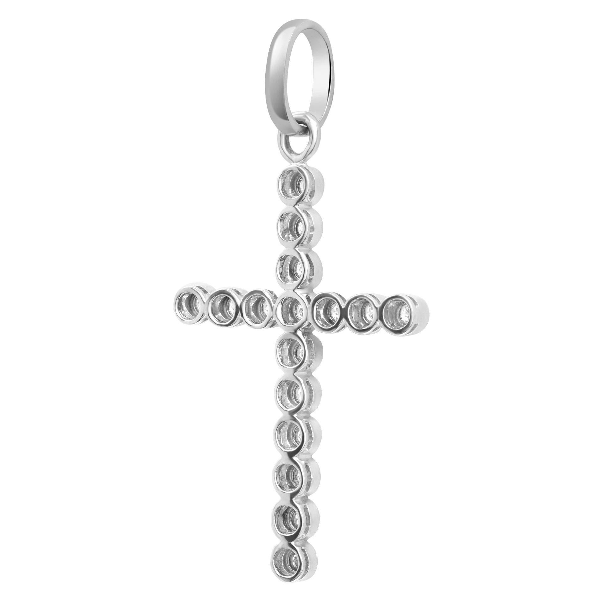 Round Cut Diamond Cross Pendant in 14 Karat White Gold, with Approximatelty 4 Carats For Sale