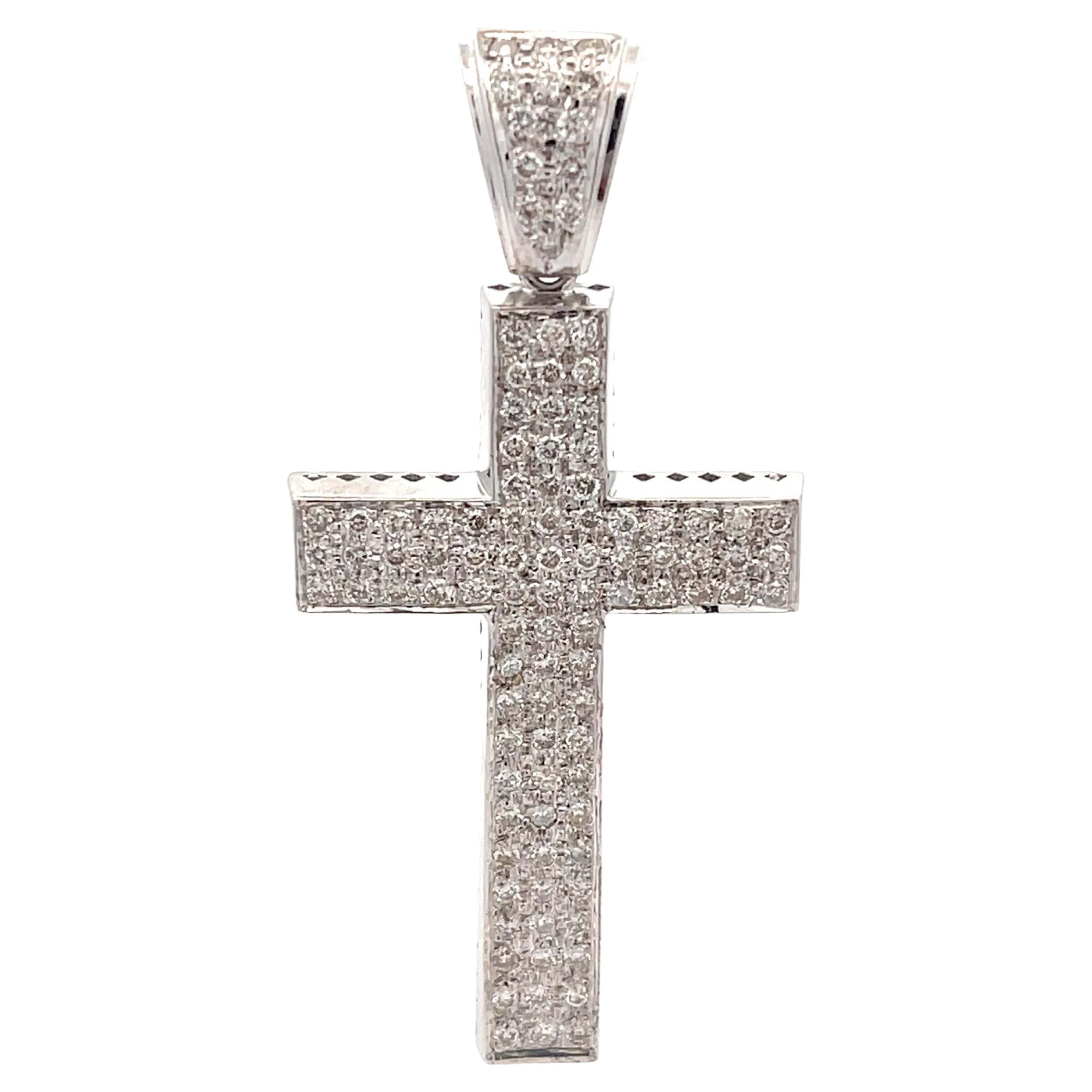Diamond Cross Pendant in 14k White Gold For Sale at 1stDibs