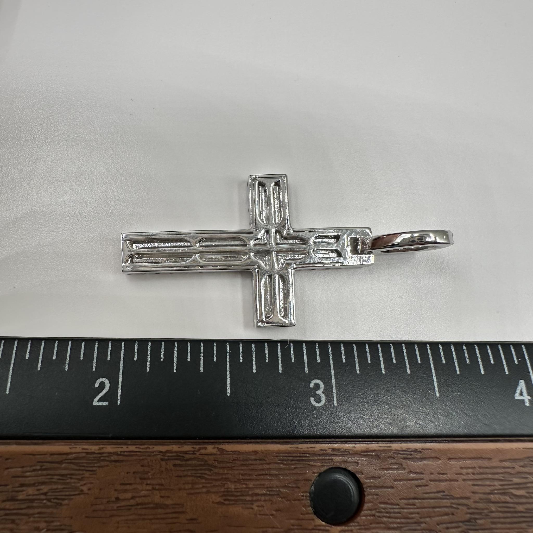 Pendentif Croix en diamant en or blanc 14kt - 1.20ctw, 4.73g, New Unisexe en vente