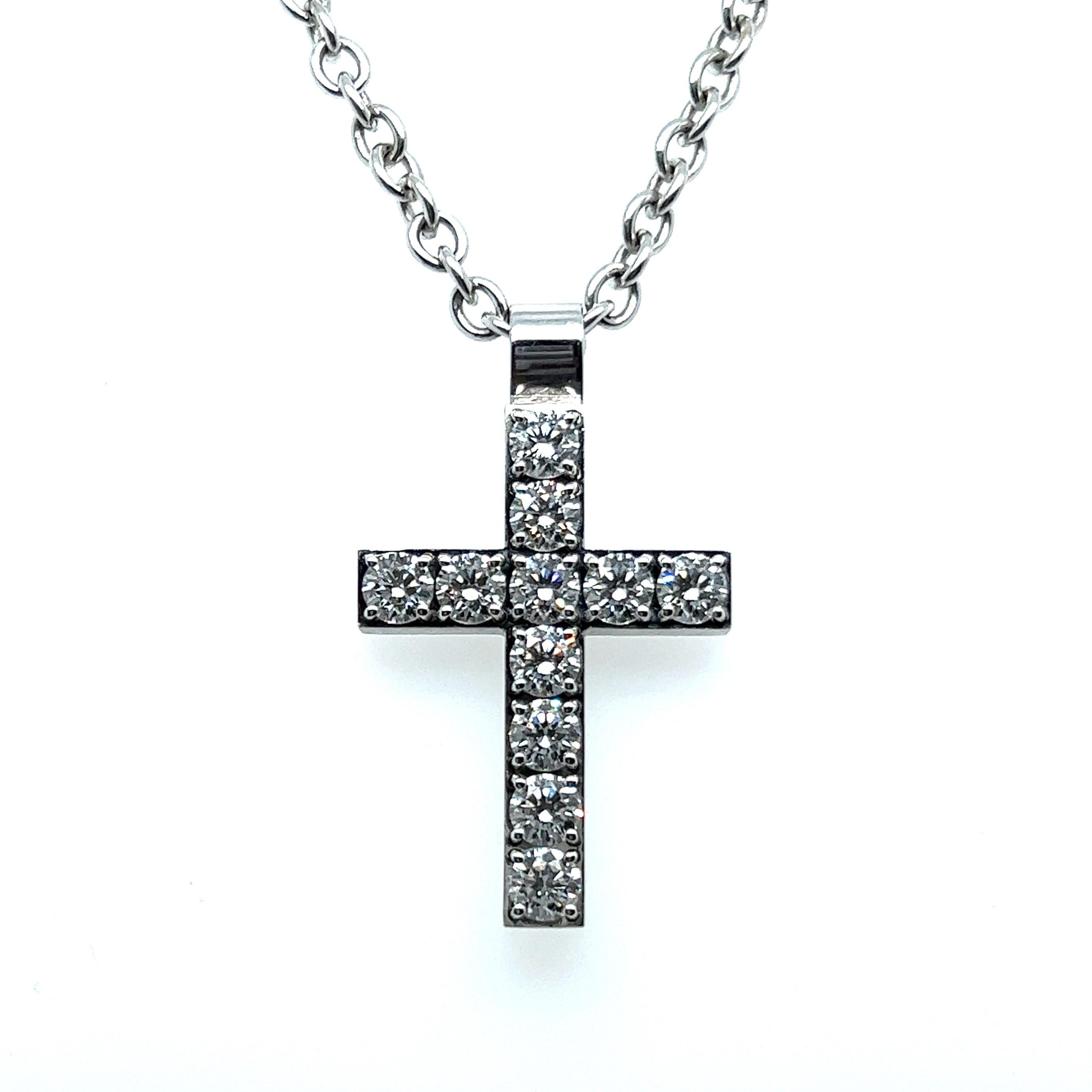 Diamond Cross Pendant in 18 Karat White Gold For Sale 1