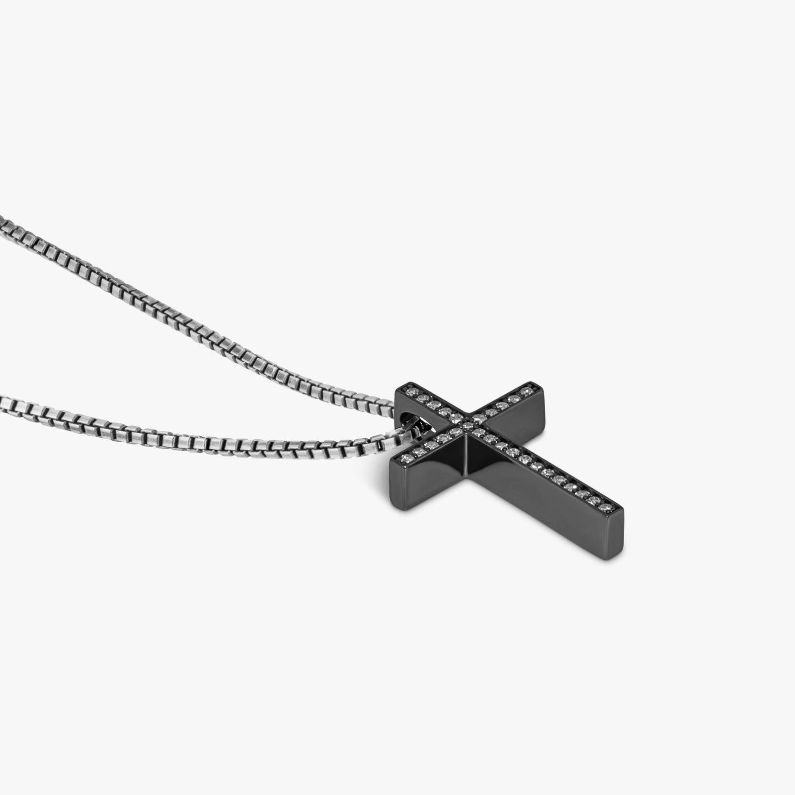 Uomo Ciondolo a forma di croce con diamanti in argento placcato rodio nero in vendita
