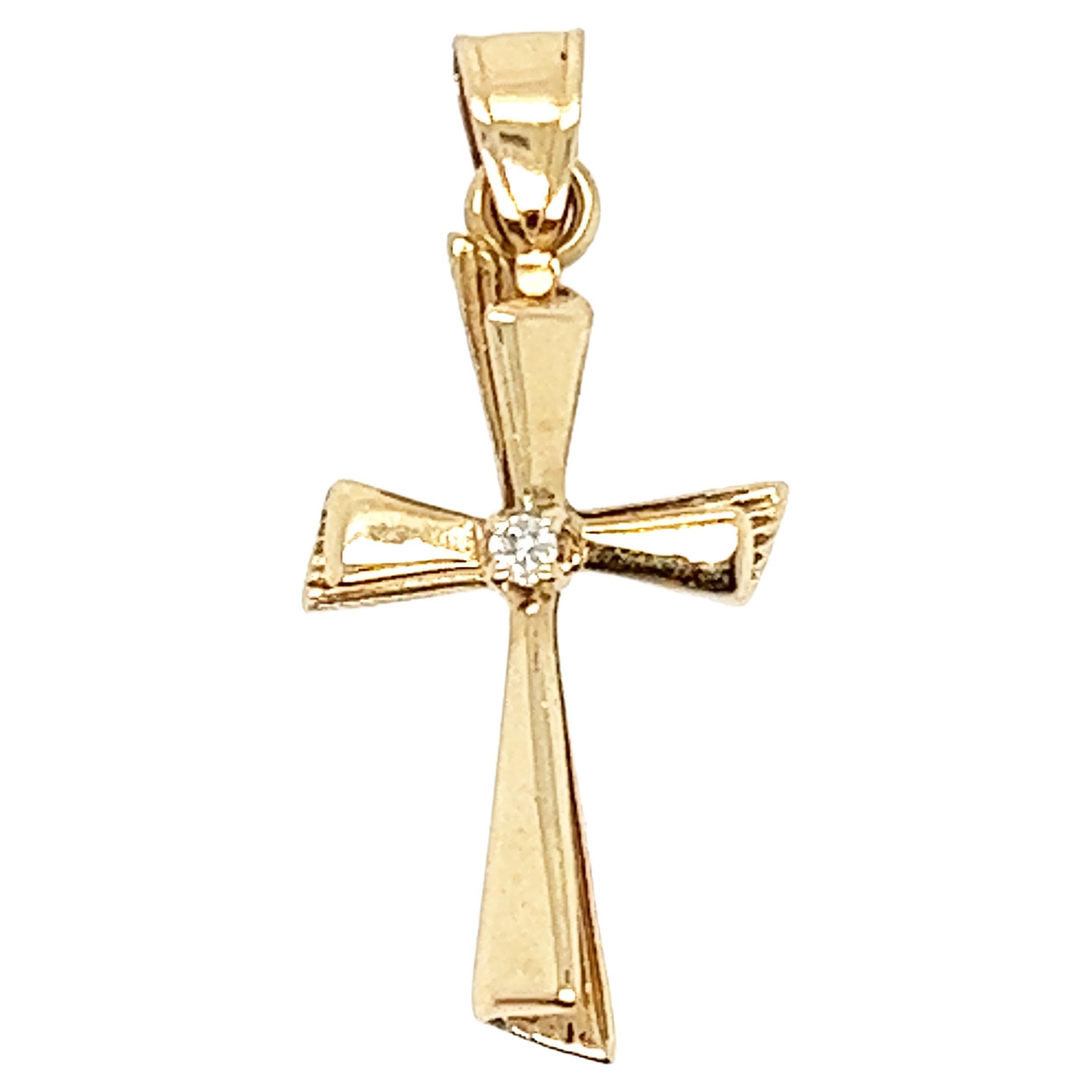 Diamond Cross Pendant Necklace 14k Yellow Gold