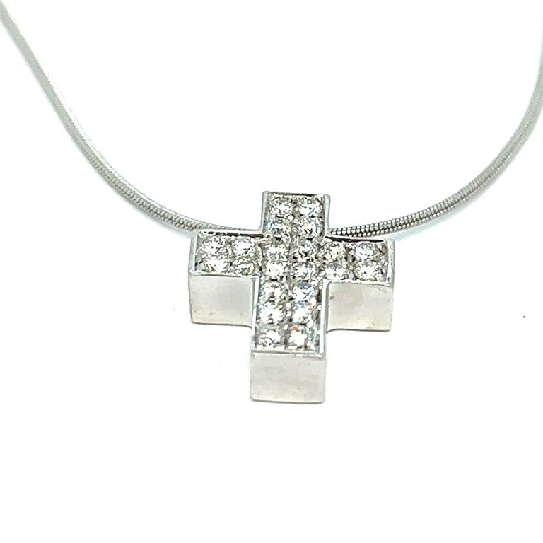Diamond Cross Pendant Necklace For Sale at 1stDibs
