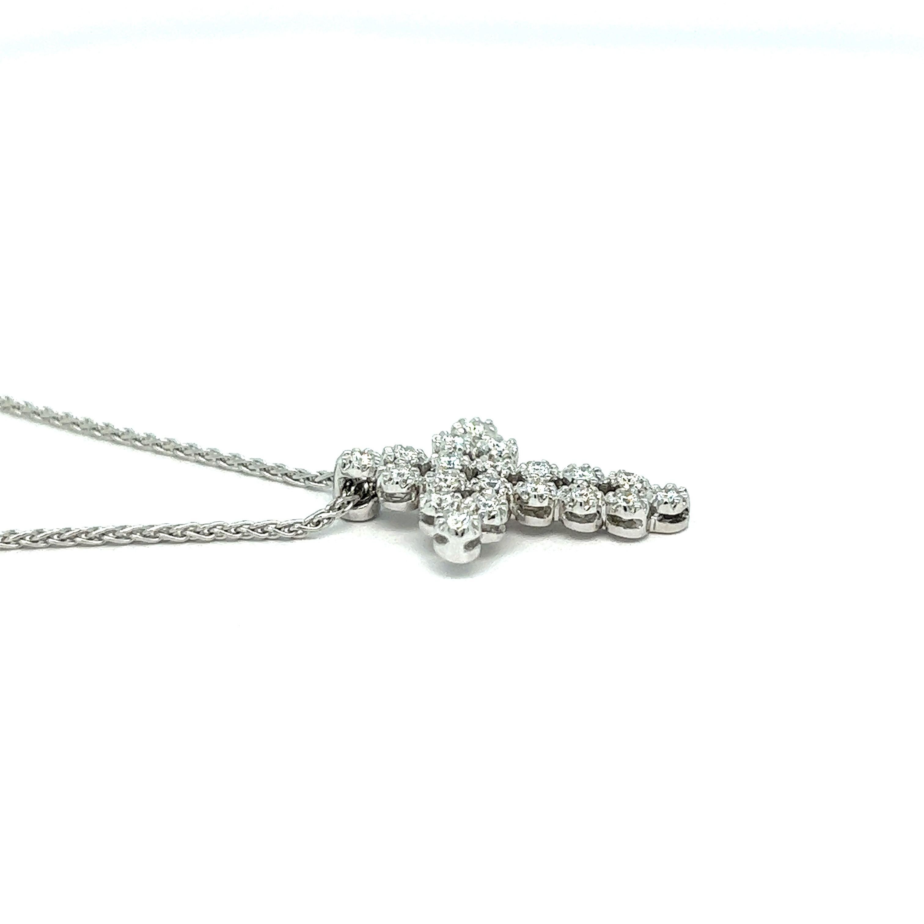 Diamond Cross Pendant Necklace For Sale 2