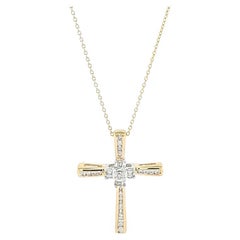 Collier pendentif croix en or jaune et diamants