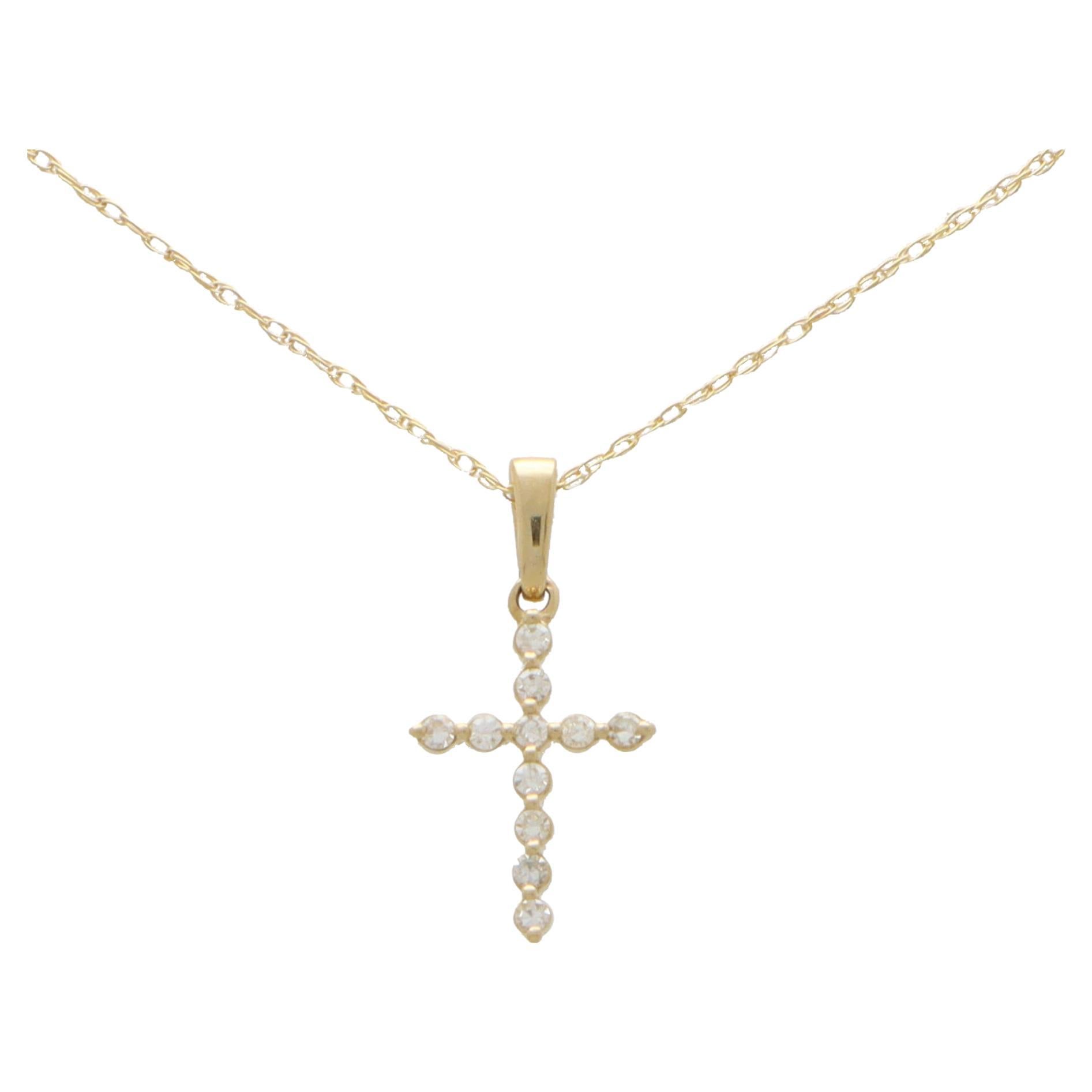  Diamond Cross Pendant Set in 14k Yellow Gold